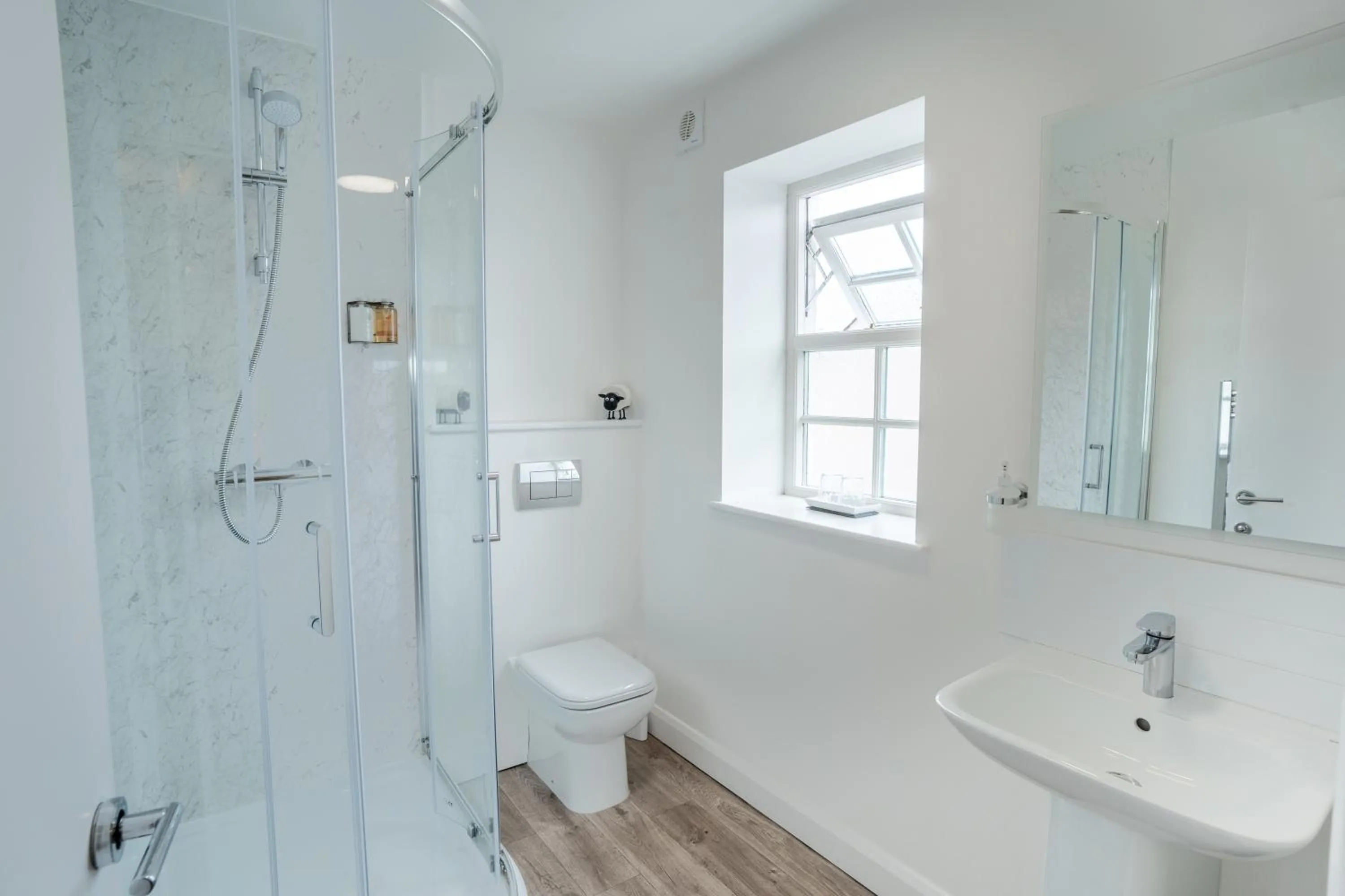 Shower in Lonsdale House Boutique Apartments