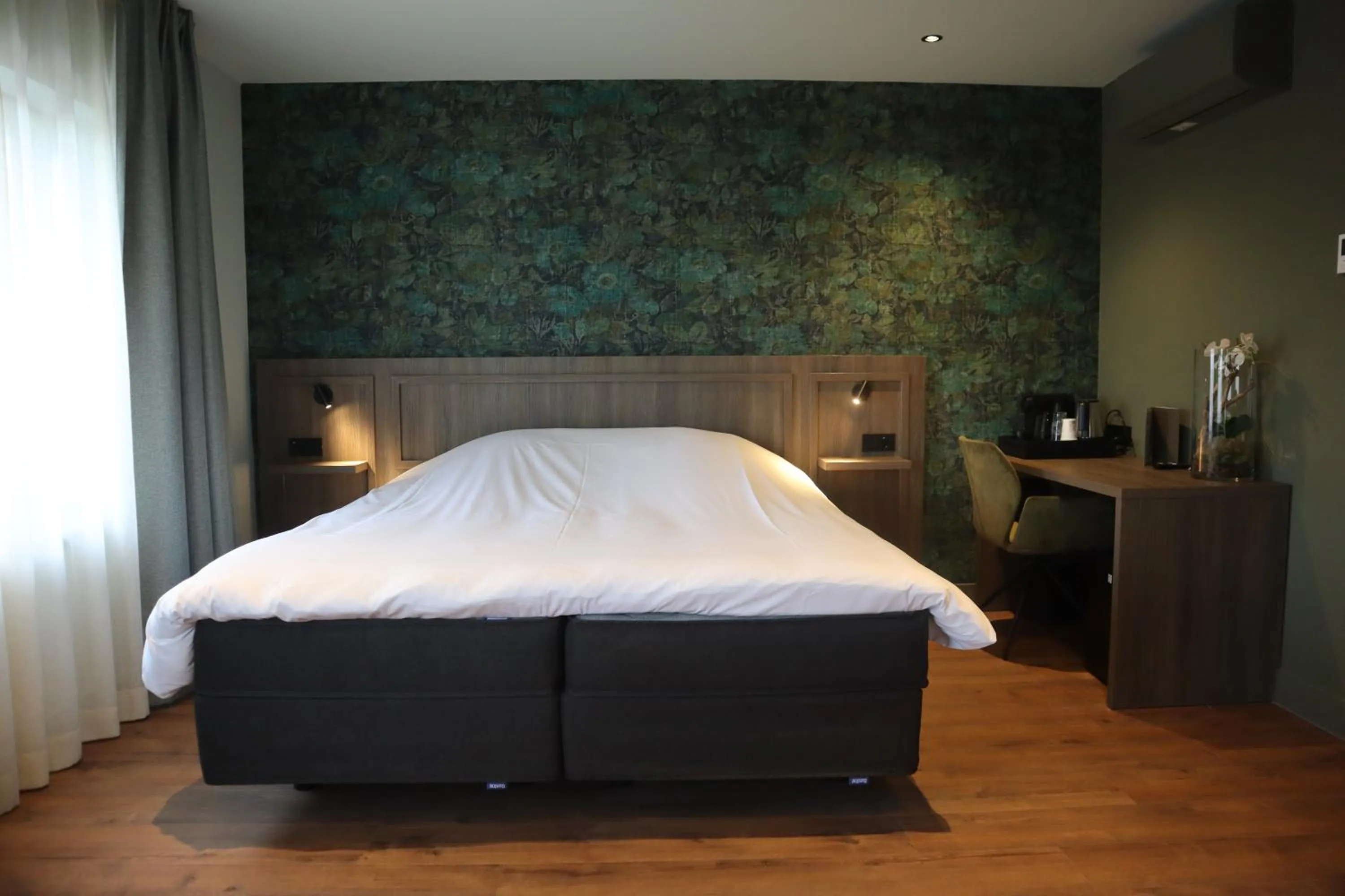 Bedroom, Bed in Hotel Central