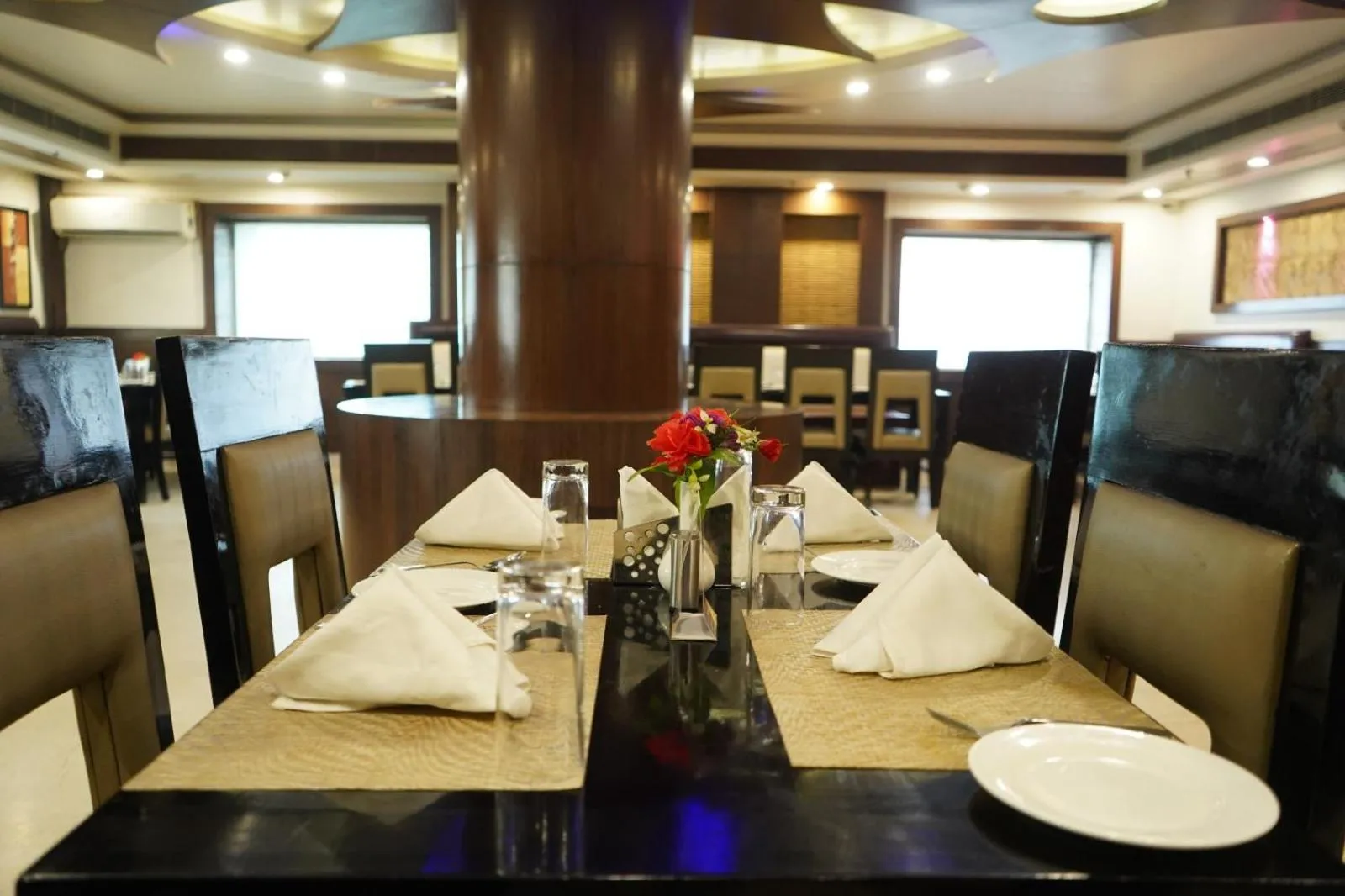 Restaurant/places to eat in The Vaishnavi