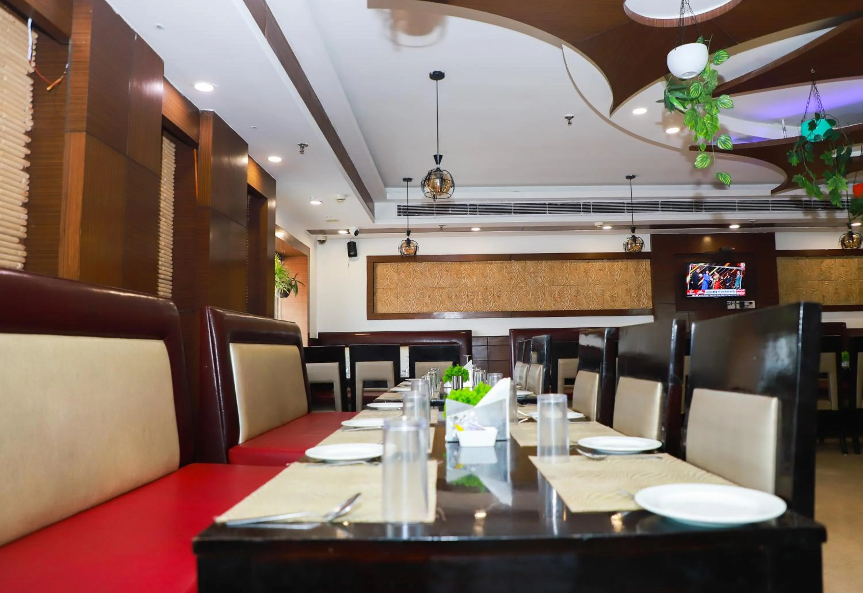 Restaurant/places to eat in The Vaishnavi