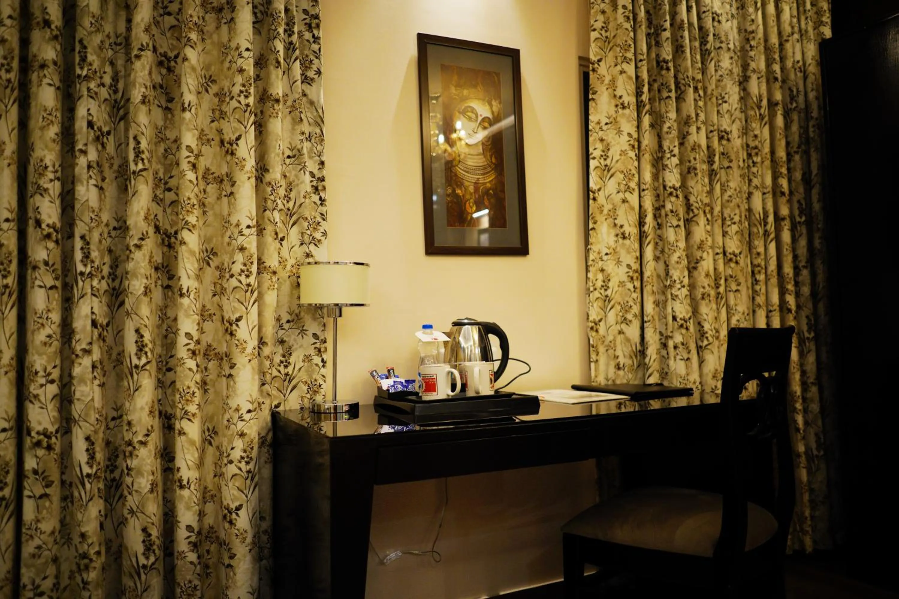 hair dresser in The Vaishnavi