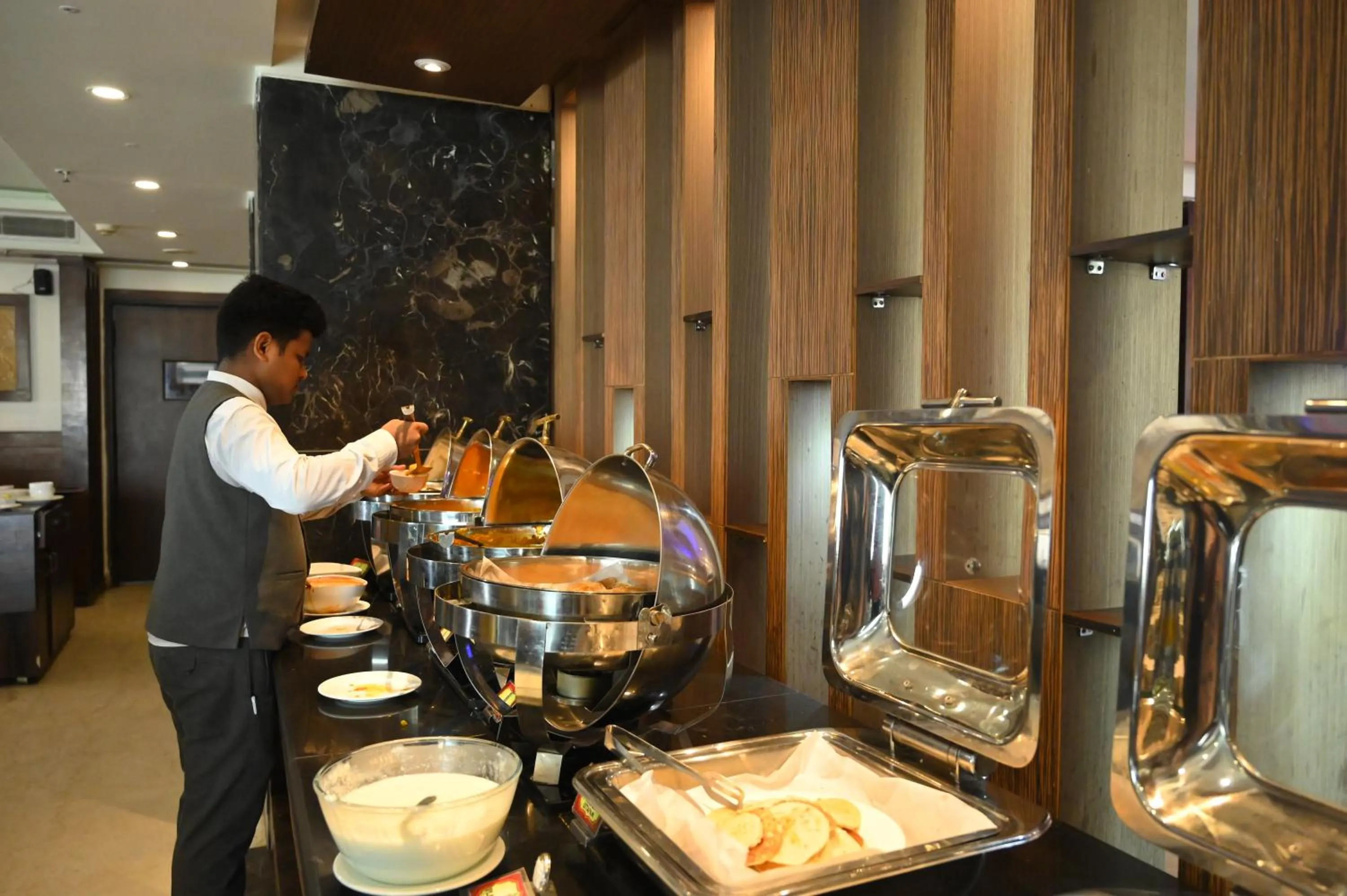 Restaurant/places to eat in The Vaishnavi