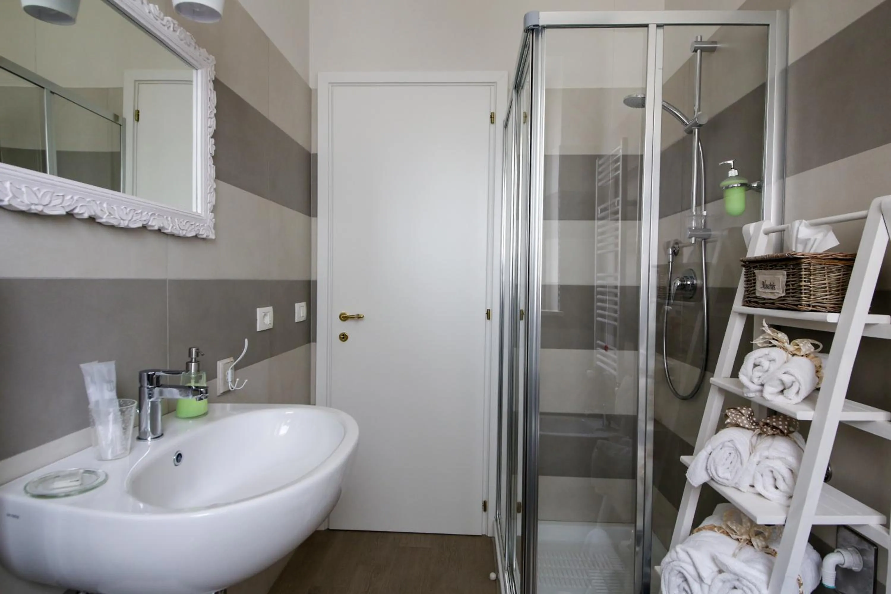 Shower in La Vecchia Tenenza B&B