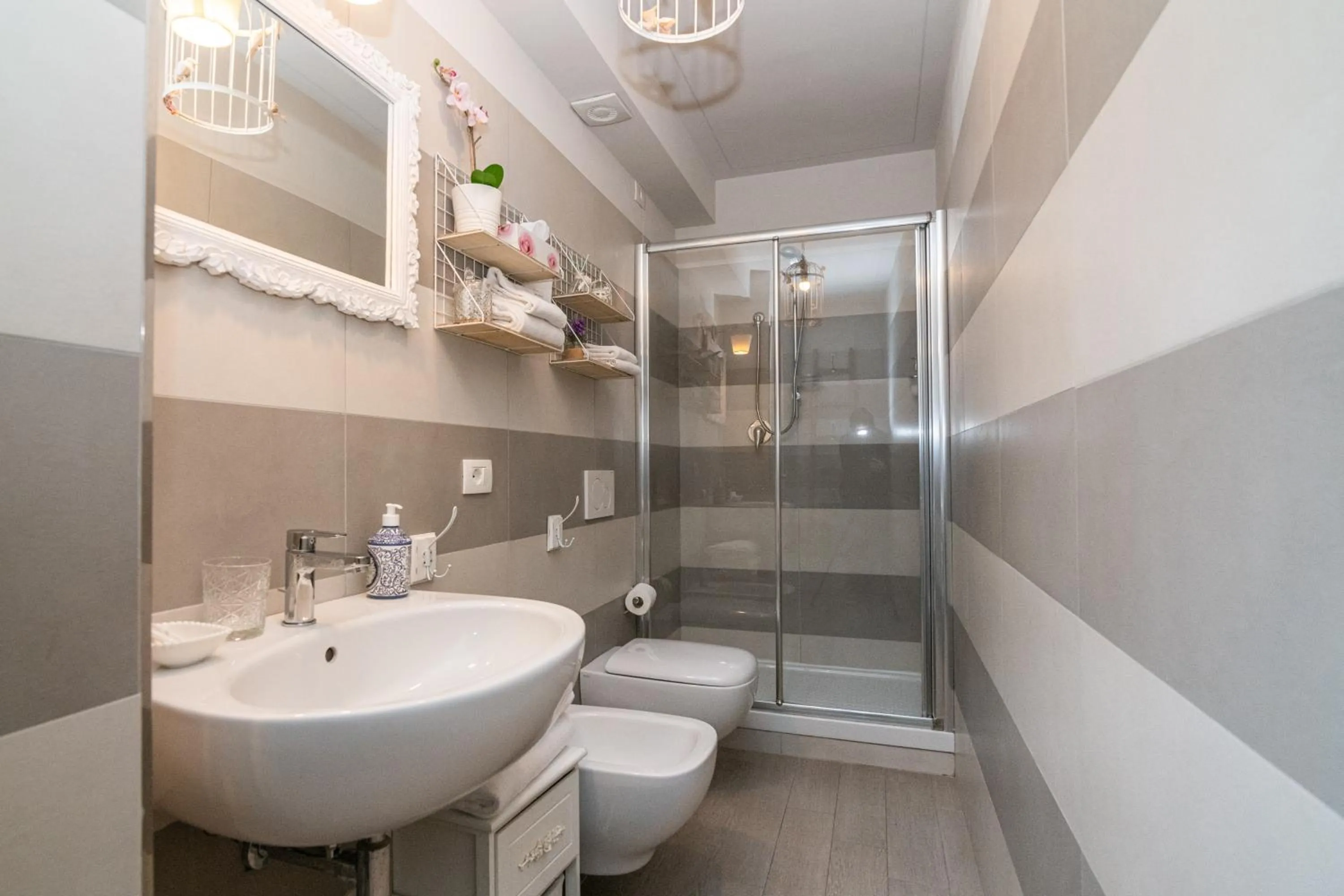 Bathroom in La Vecchia Tenenza B&B