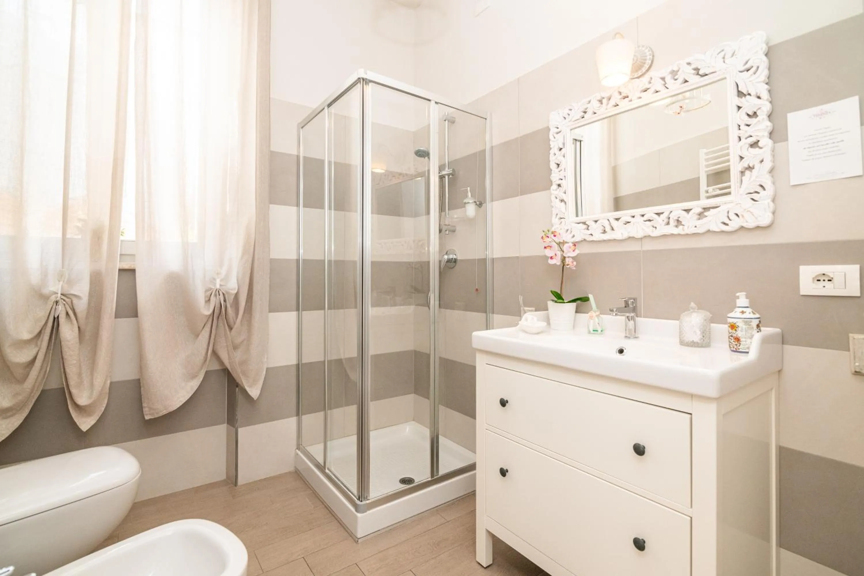 Shower in La Vecchia Tenenza B&B