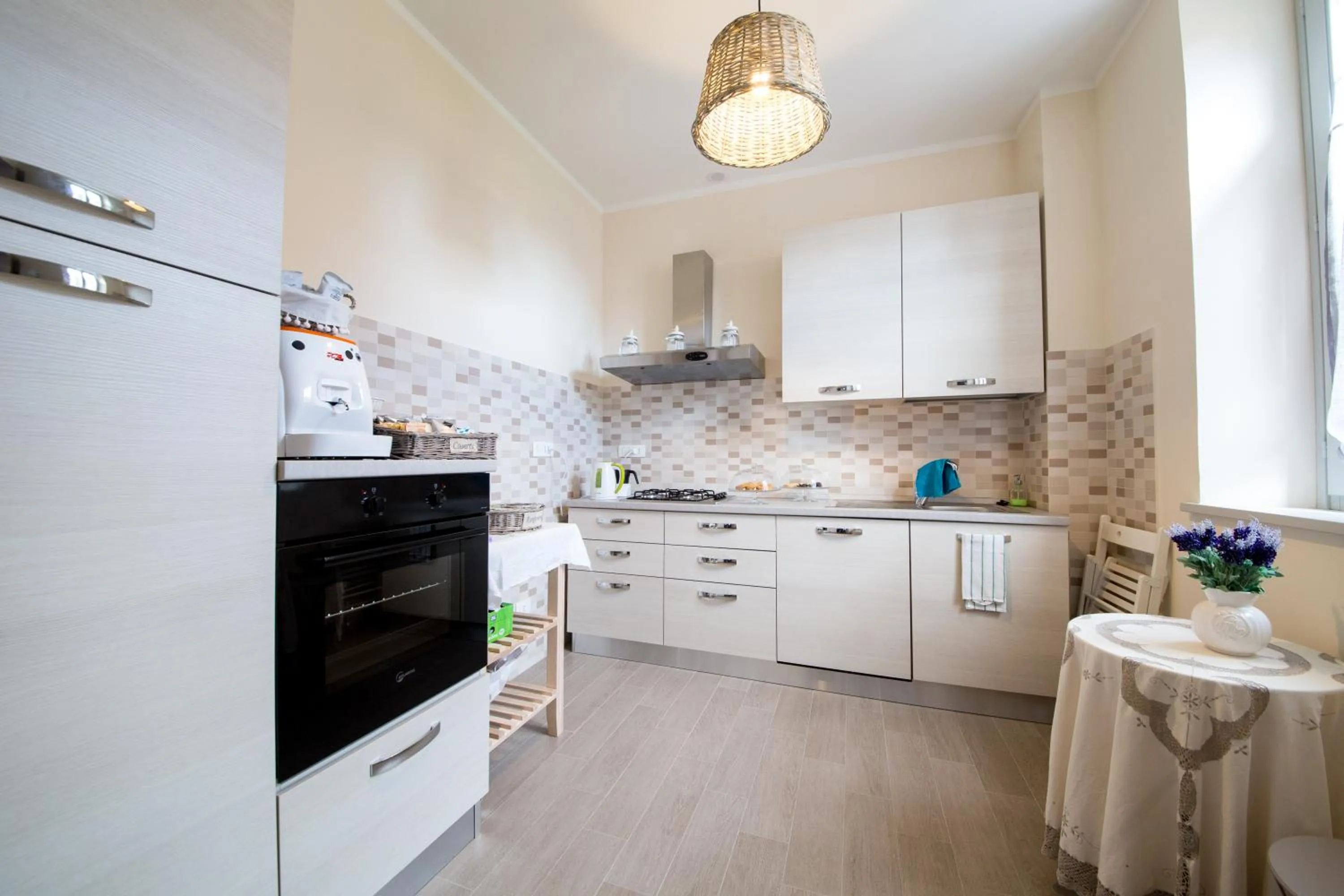 Kitchen or kitchenette in La Vecchia Tenenza B&B