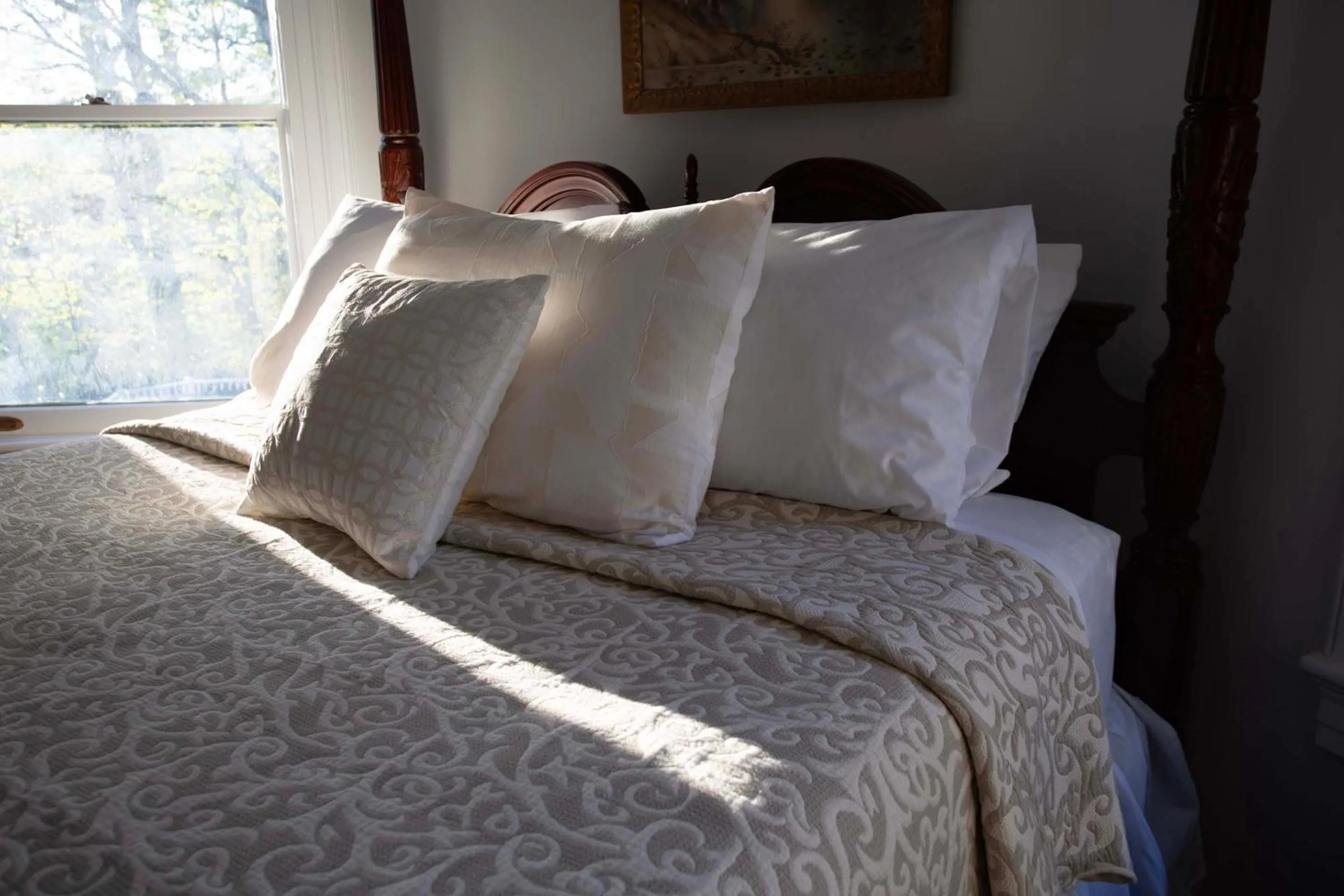 Bedroom, Bed in The Hartness House