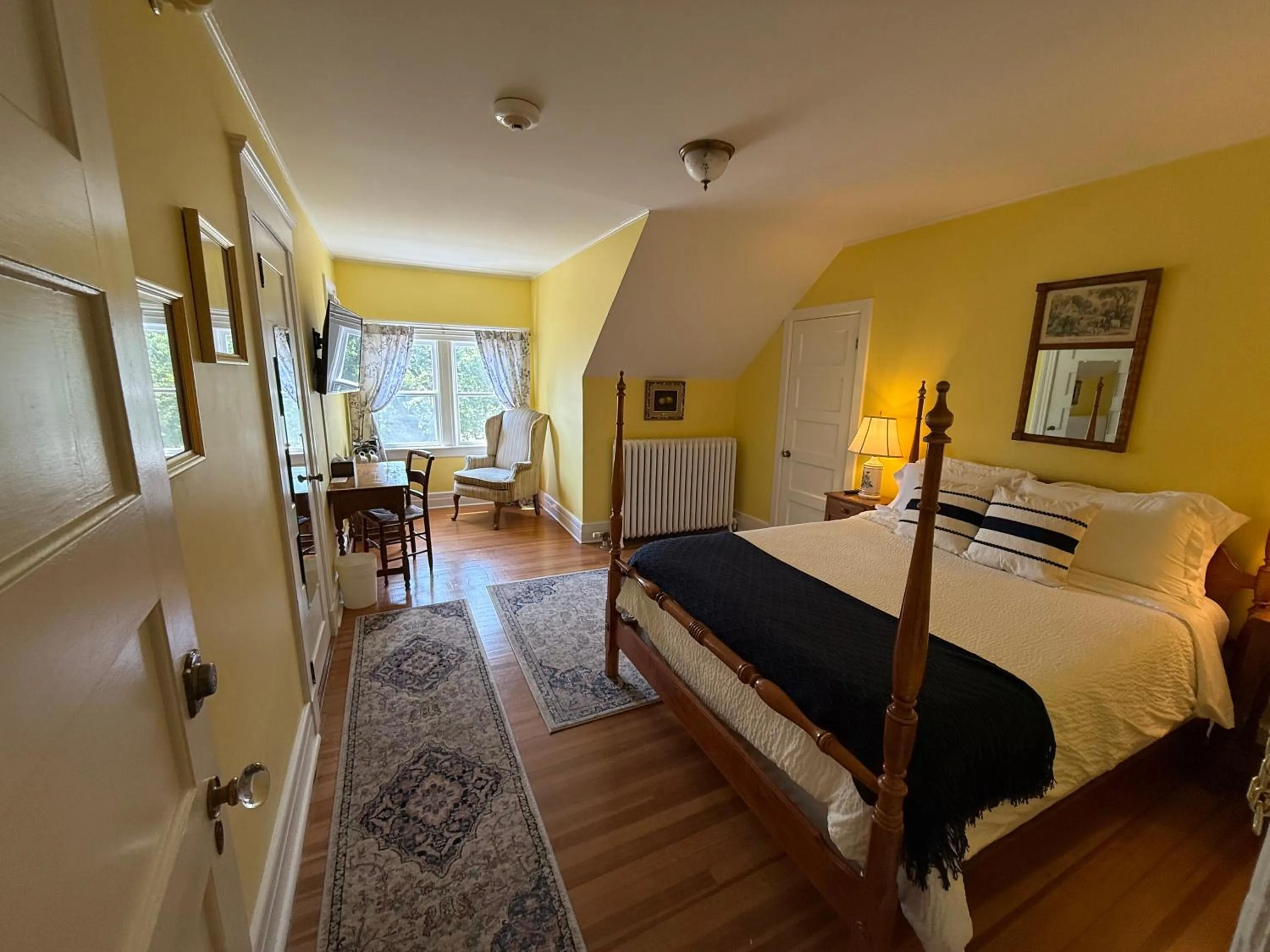 Bed in The Hartness House