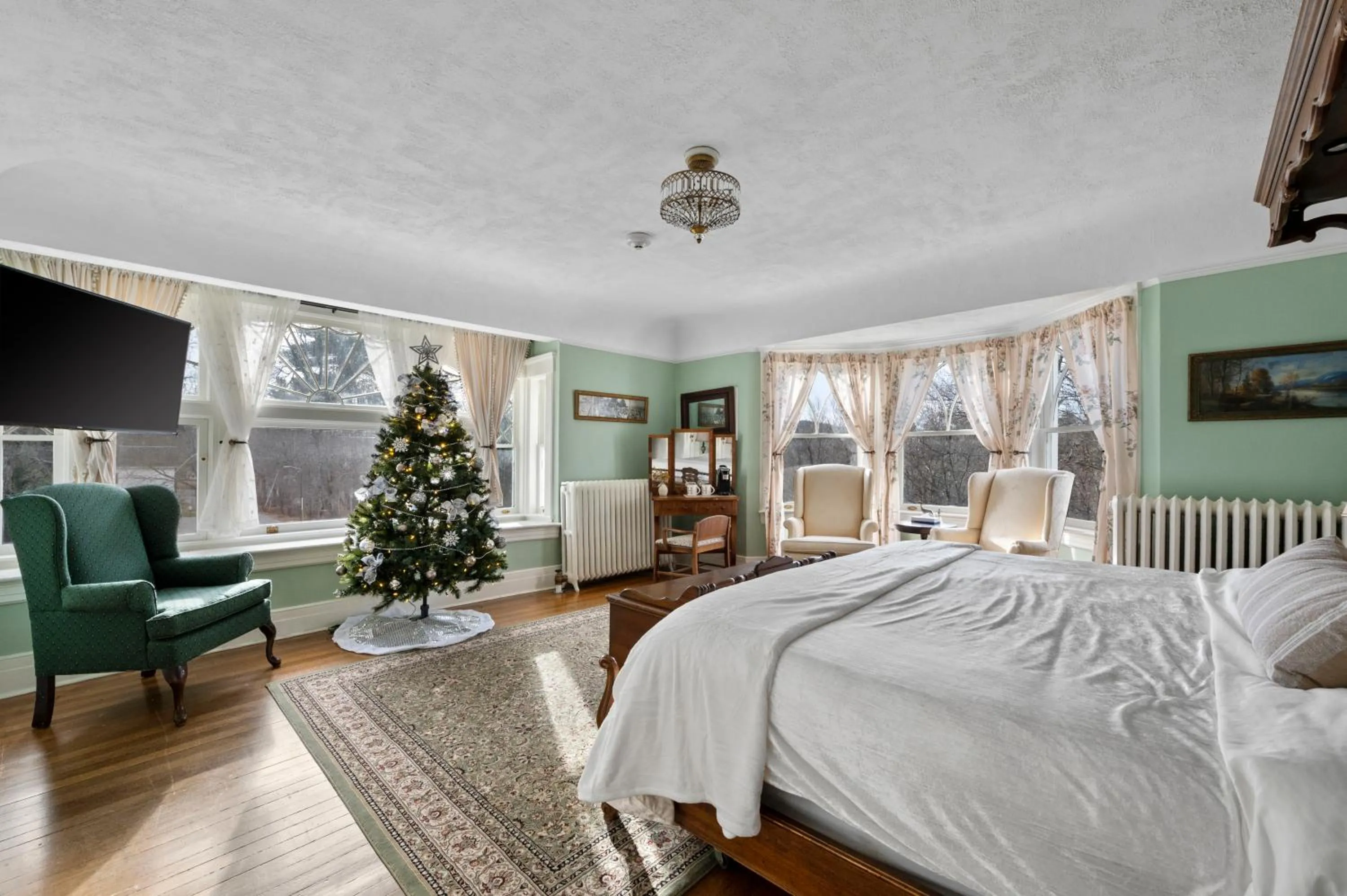 Bed in The Hartness House