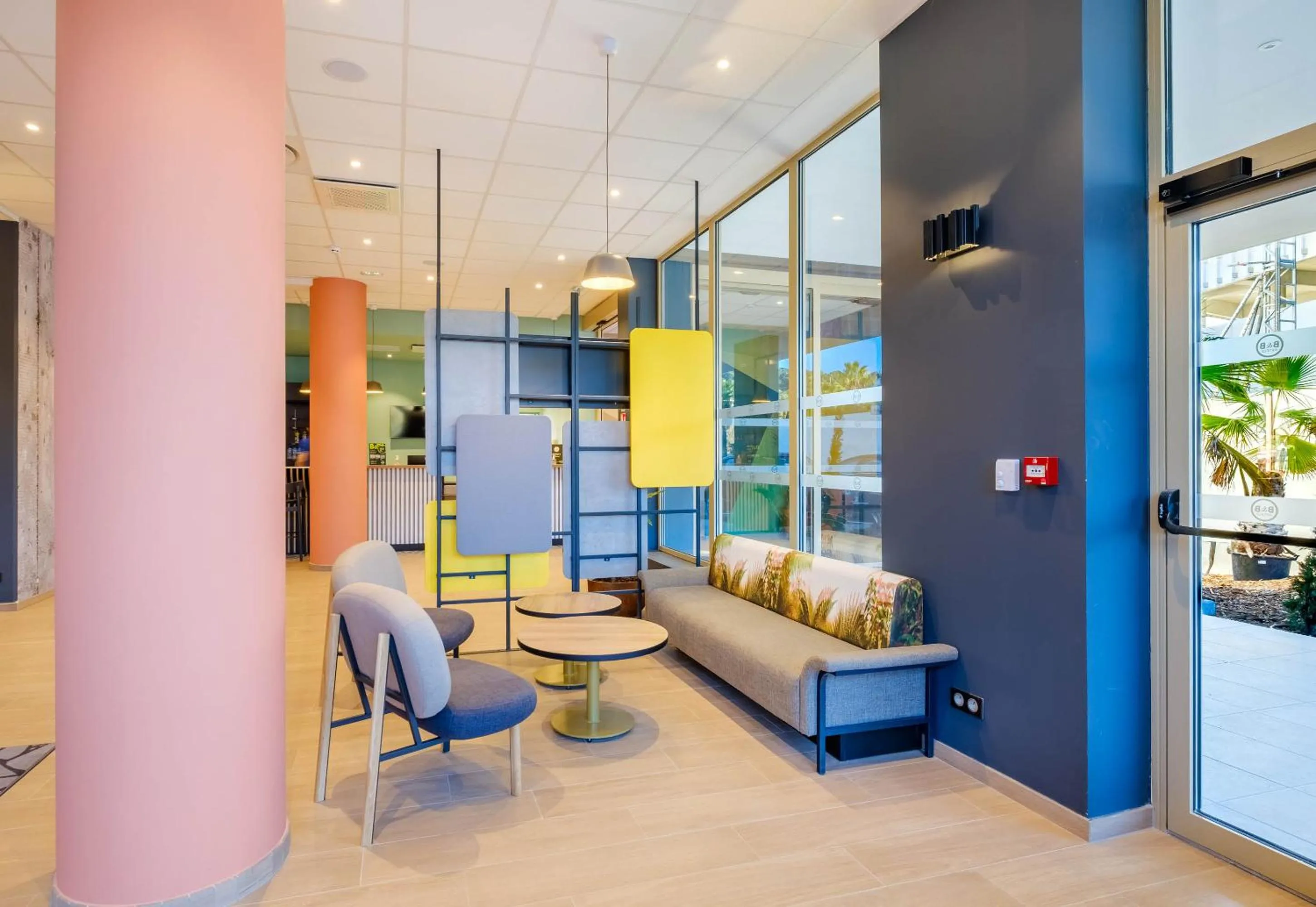 Seating area in B&B HOTEL Nice Stade Riviera