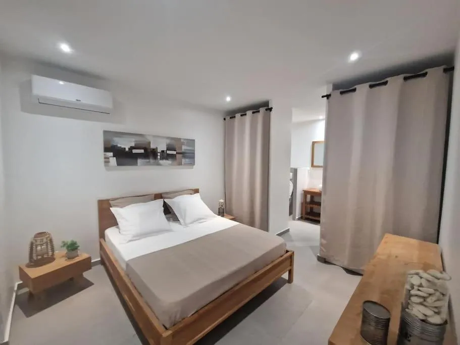 Bed in Villa K'araïbes - Saint François - Jusqu'à 6 personnes et 1 bébé