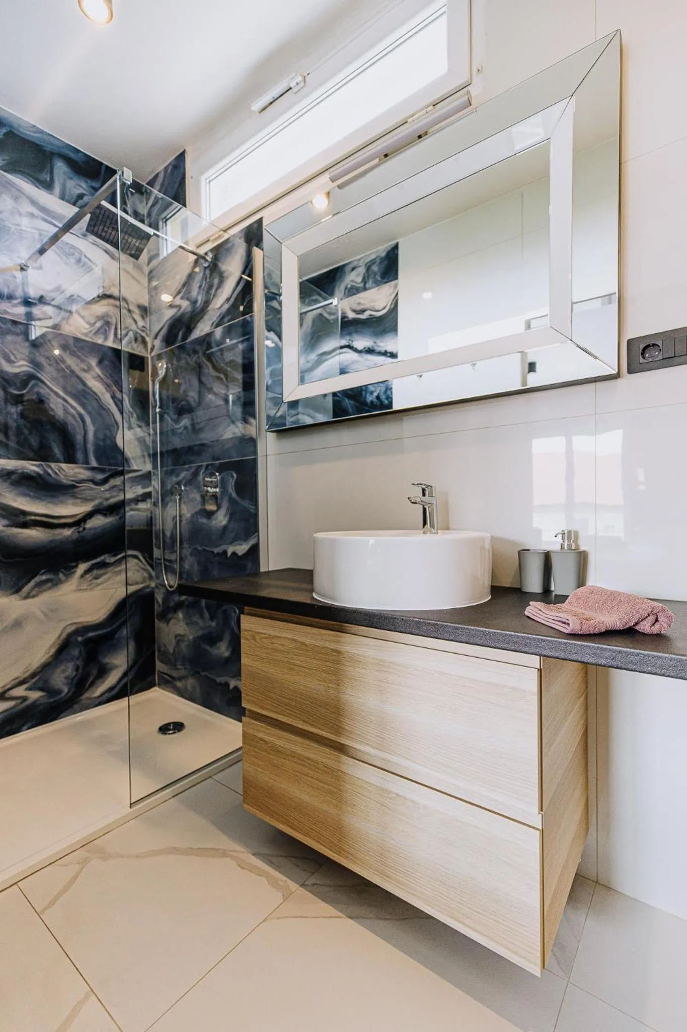Bathroom in Allegra Rooms