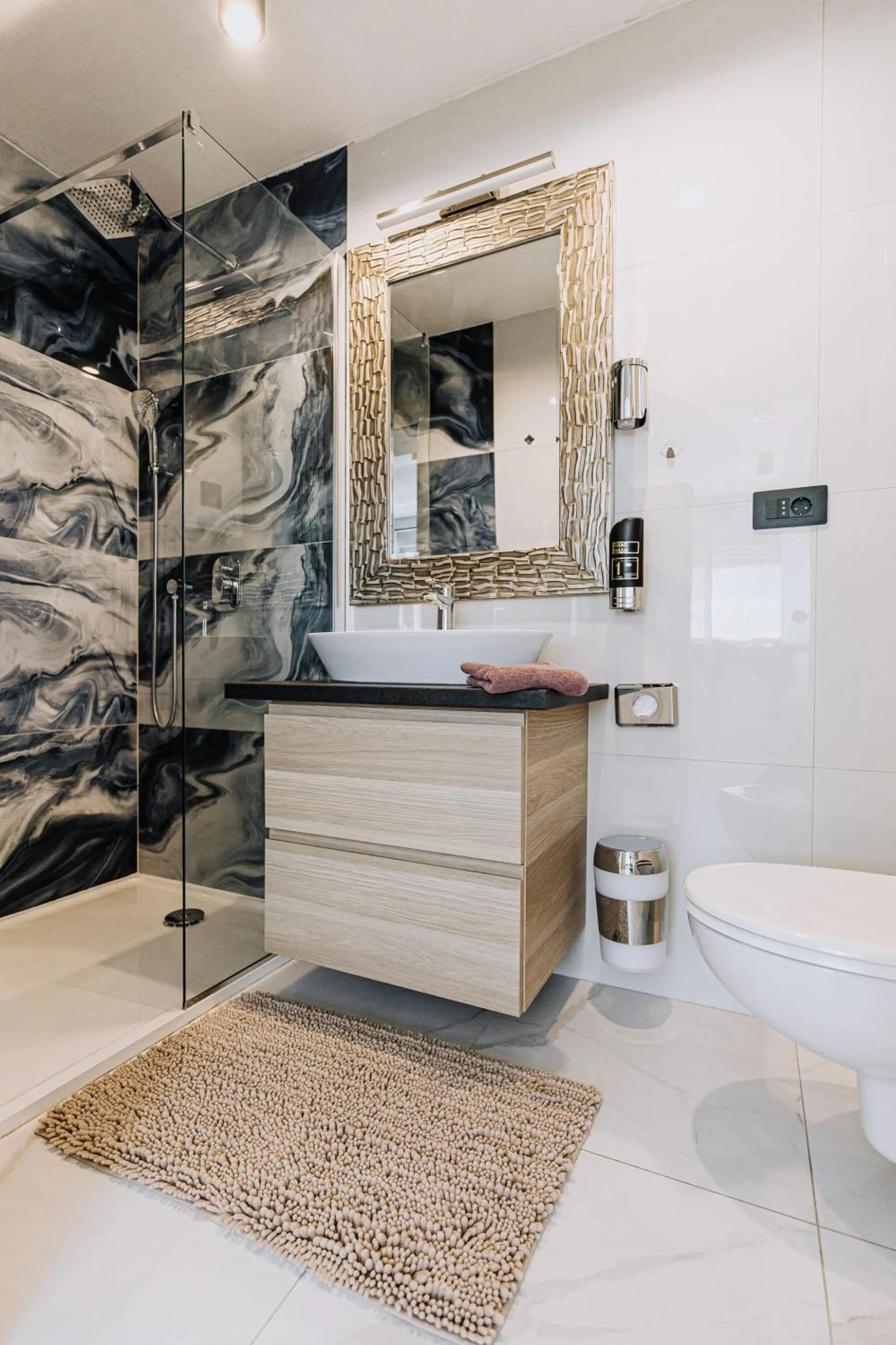 Bathroom in Allegra Rooms