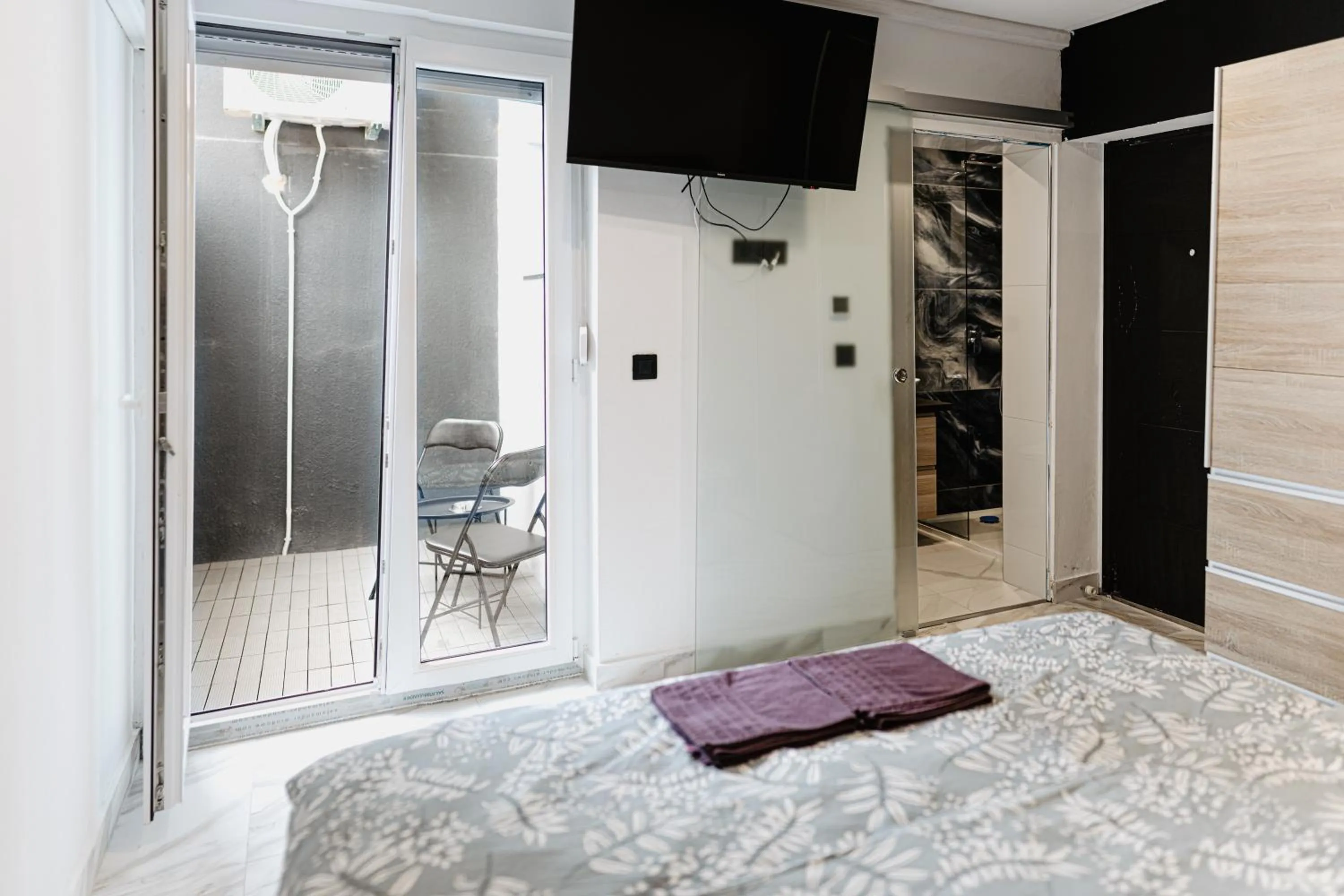 Bedroom, Bed in Allegra Rooms