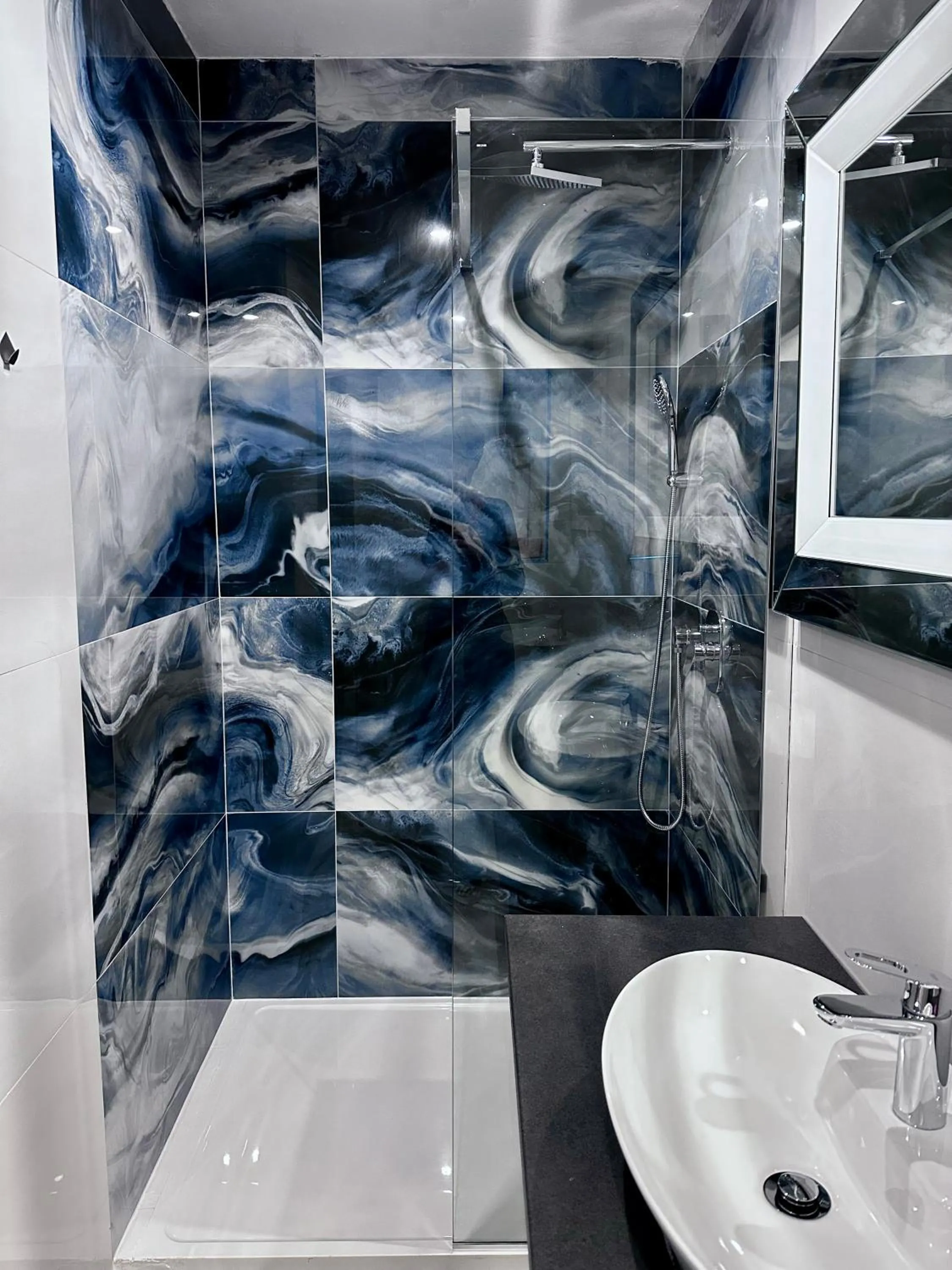 Shower in Allegra Rooms
