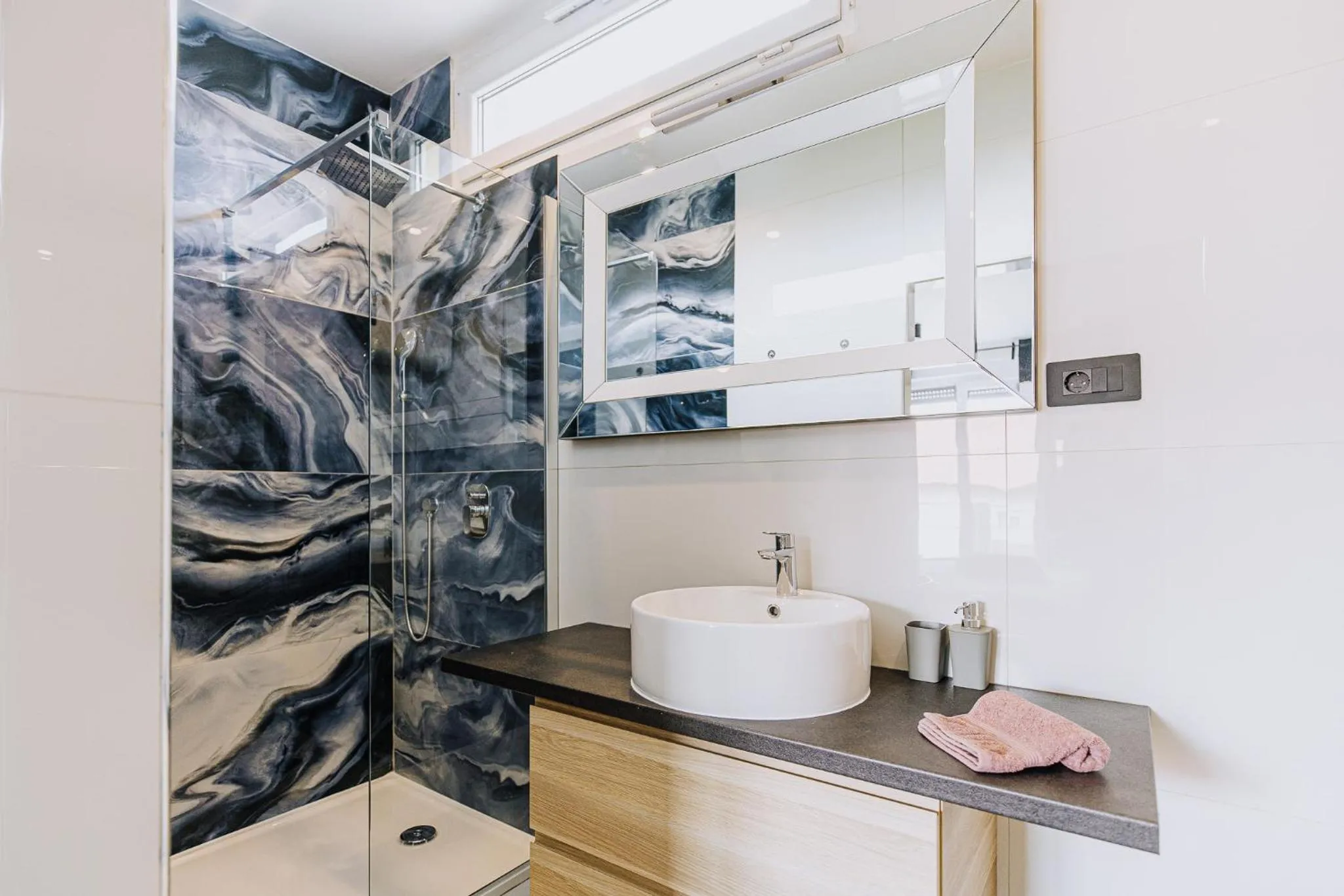 Bathroom in Allegra Rooms