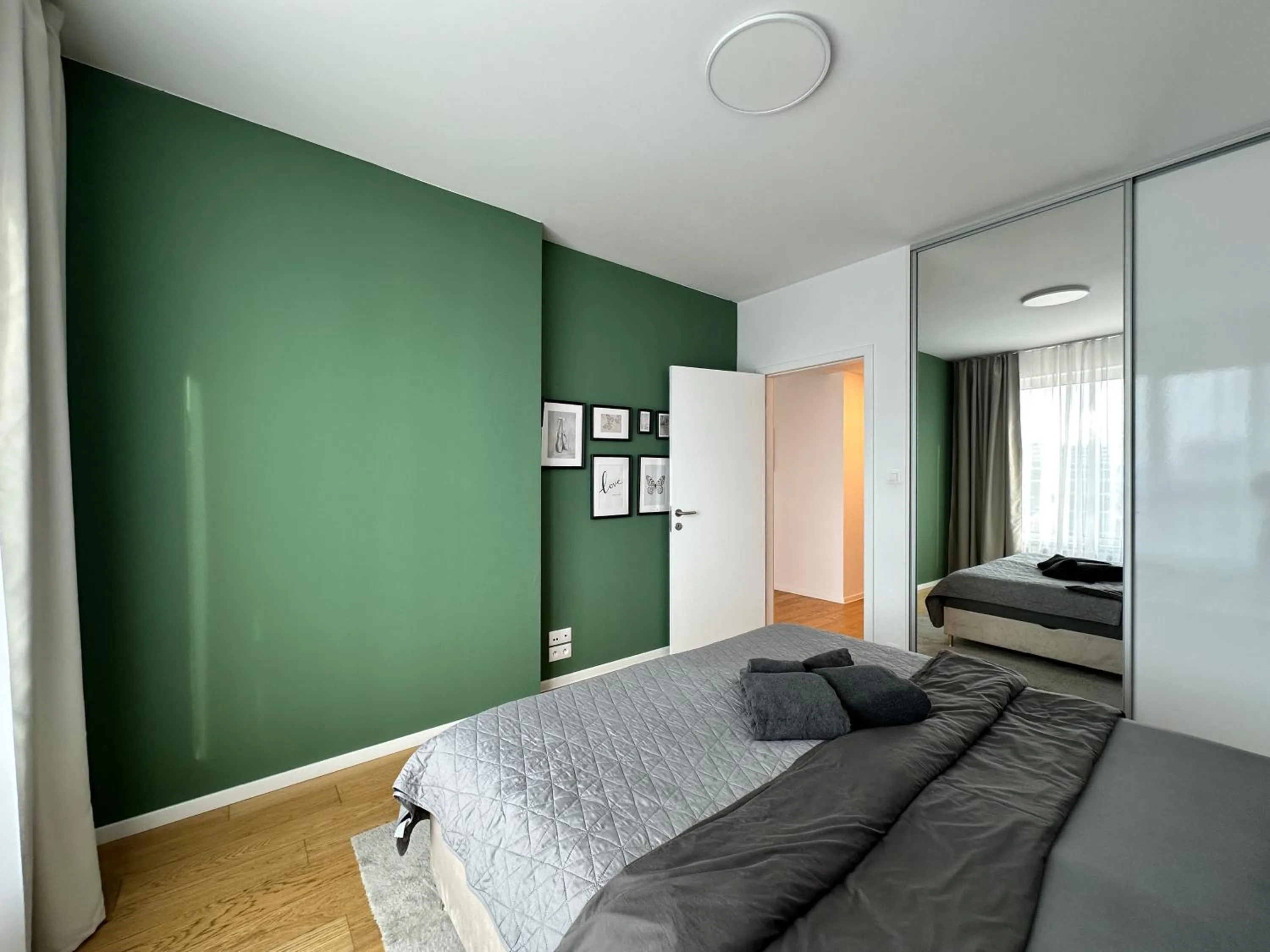 Bedroom, Bed in Vyhlad na mesto, 24. poschodie, free parking