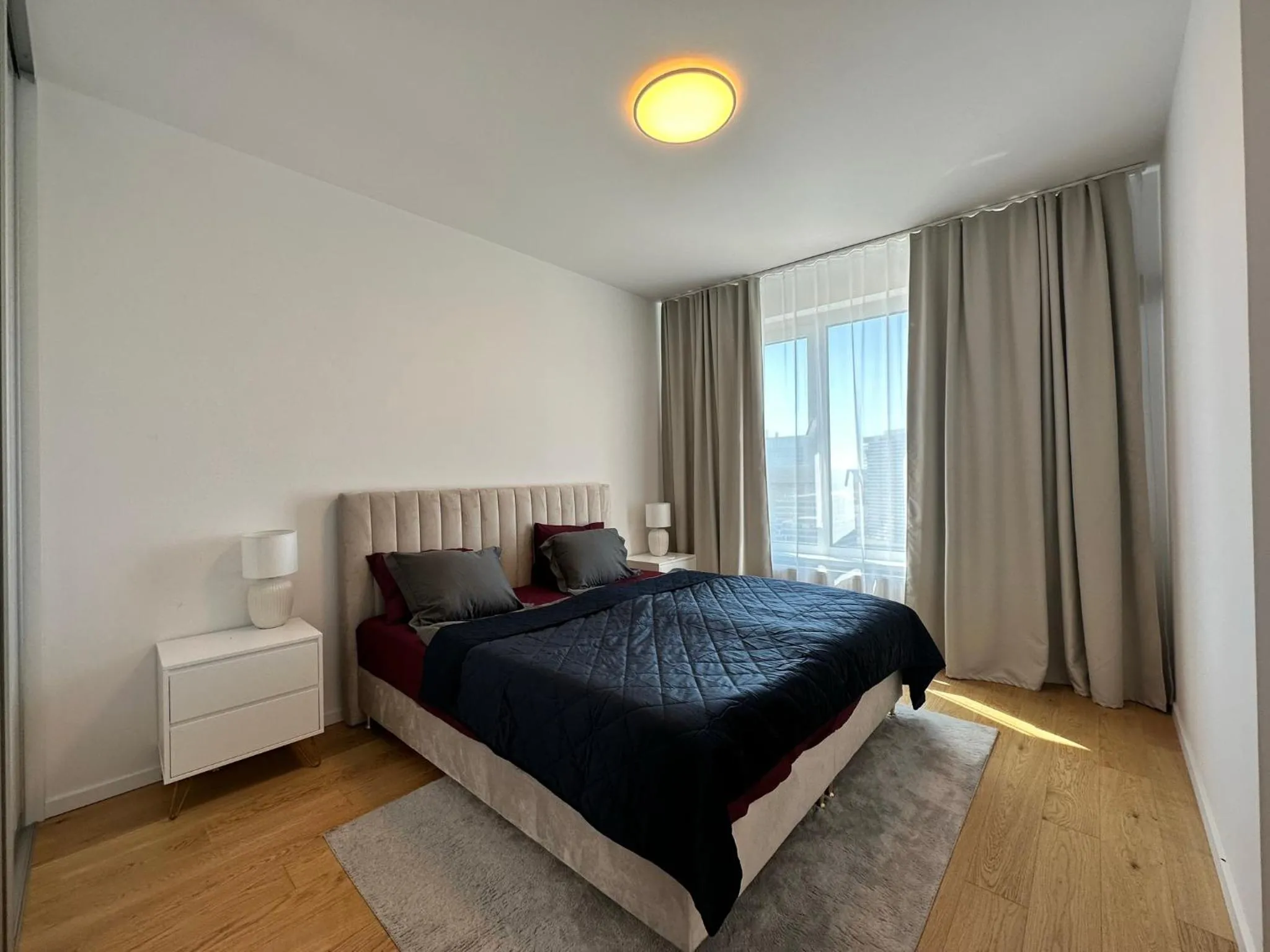 Bedroom, Bed in Vyhlad na mesto, 24. poschodie, free parking