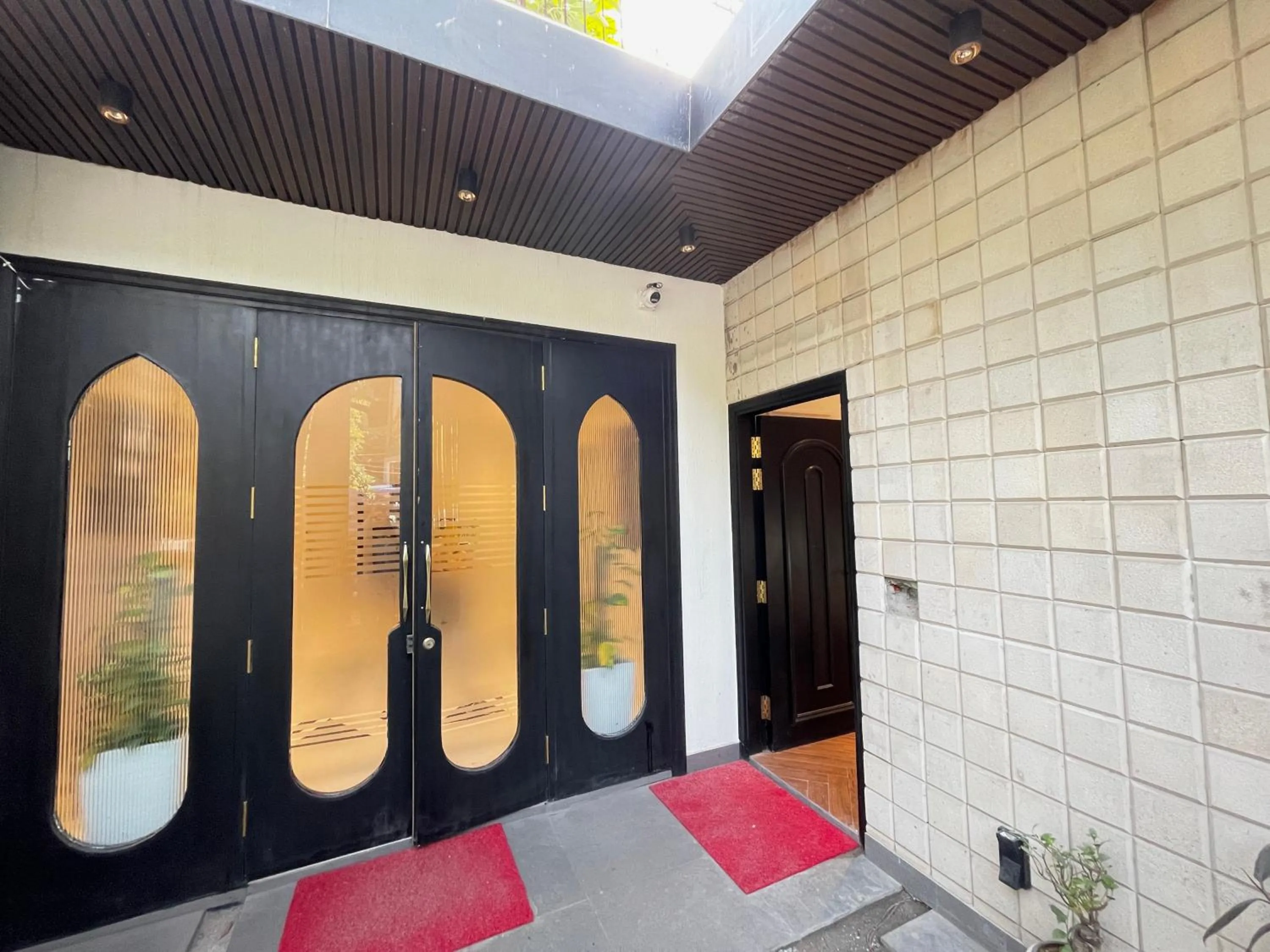 Shower in Bedchambers Stay near Select Citywalk, Saket