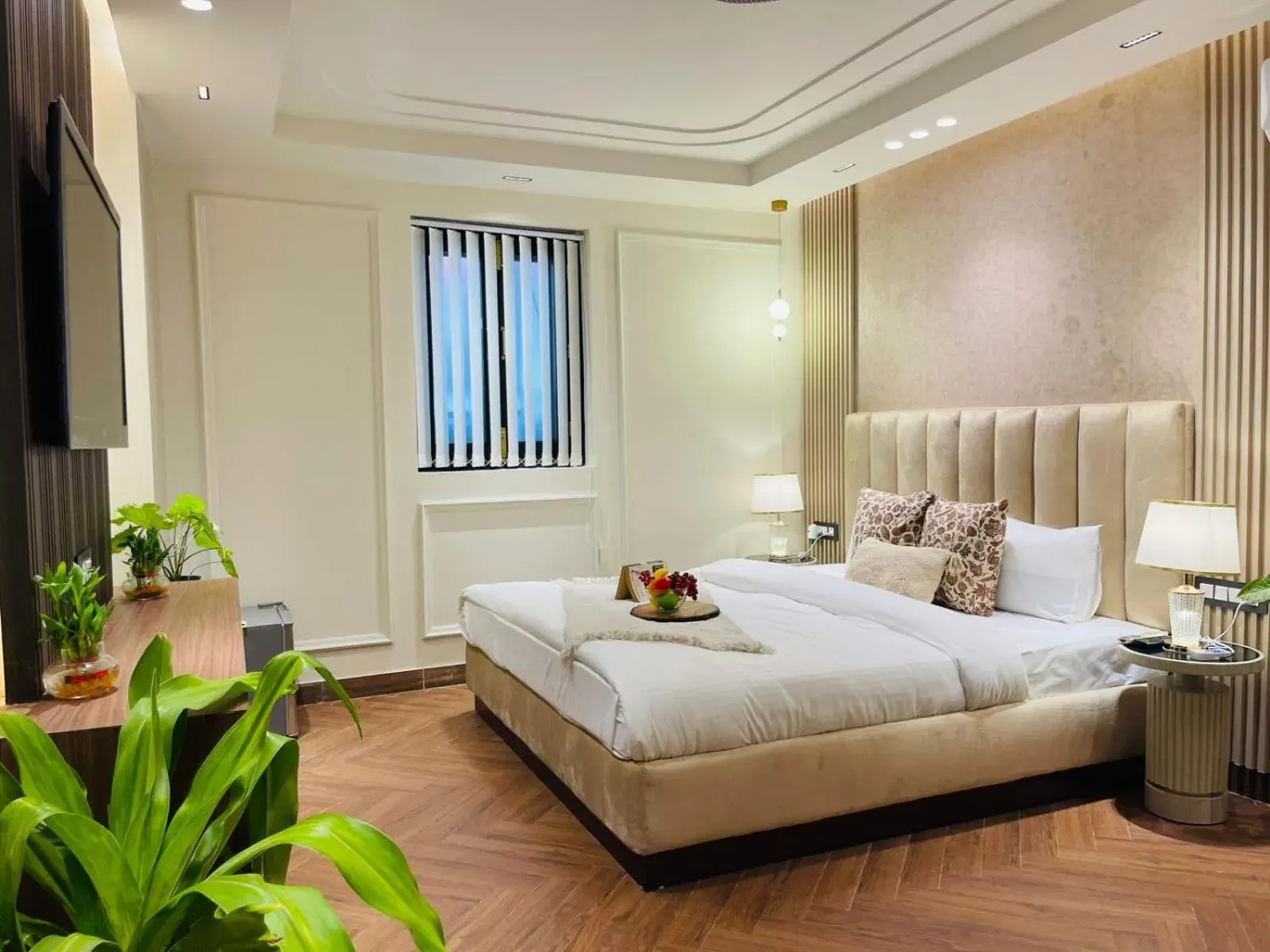 Bedchambers, Saket Bedchambers, Saket