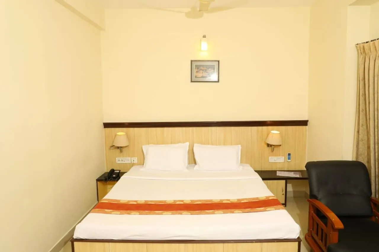 Bed in Hotel Shrie Shaanth