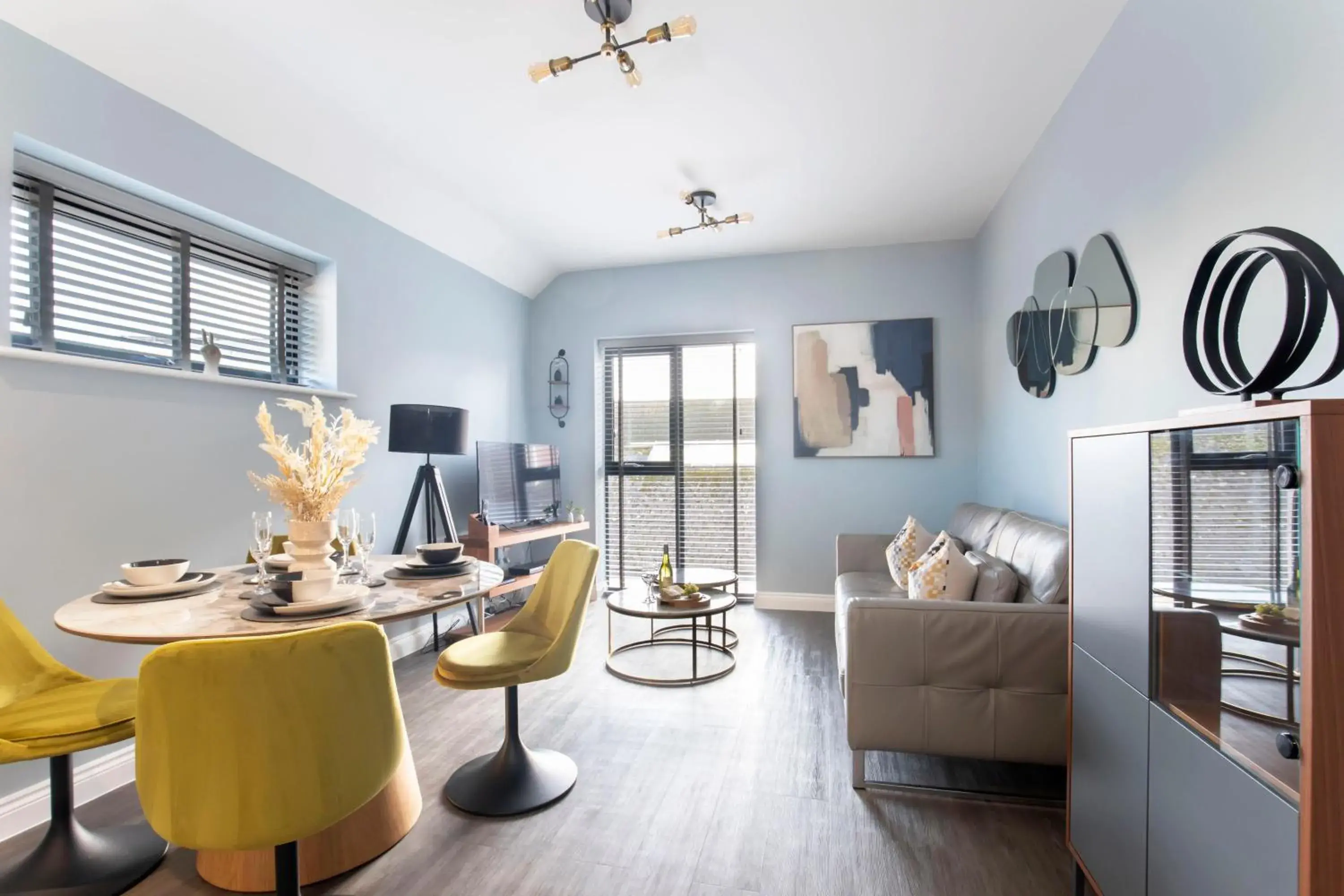 Elliot Oliver - Luxurious Two Bedroom Apartment in The Docks Elliot Oliver - Luxurious Two Bedroom Apartment in The Docks