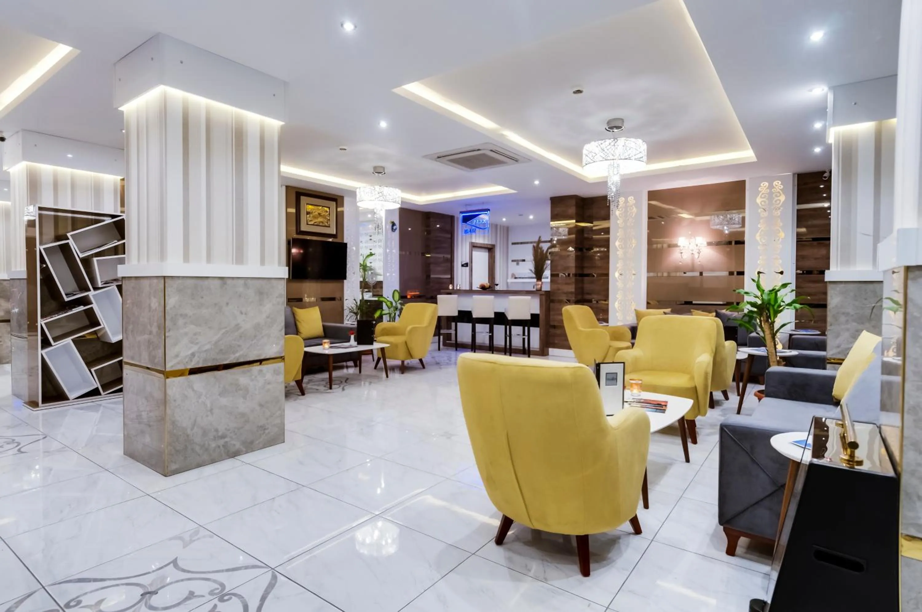 Communal lounge/ TV room in PARK YALÇIN HOTEL