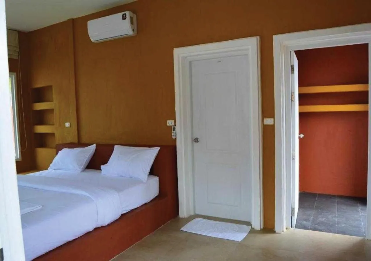 Bed in World Cat Beach & Resort เวิลด์แคท บีช แอนด์ รีสอร์ท