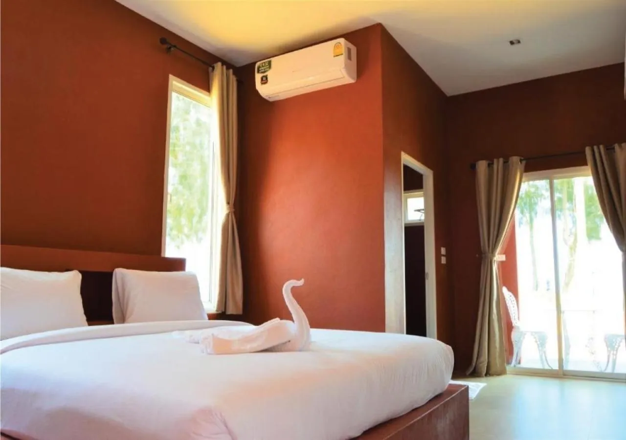 Bedroom, Bed in World Cat Beach & Resort เวิลด์แคท บีช แอนด์ รีสอร์ท