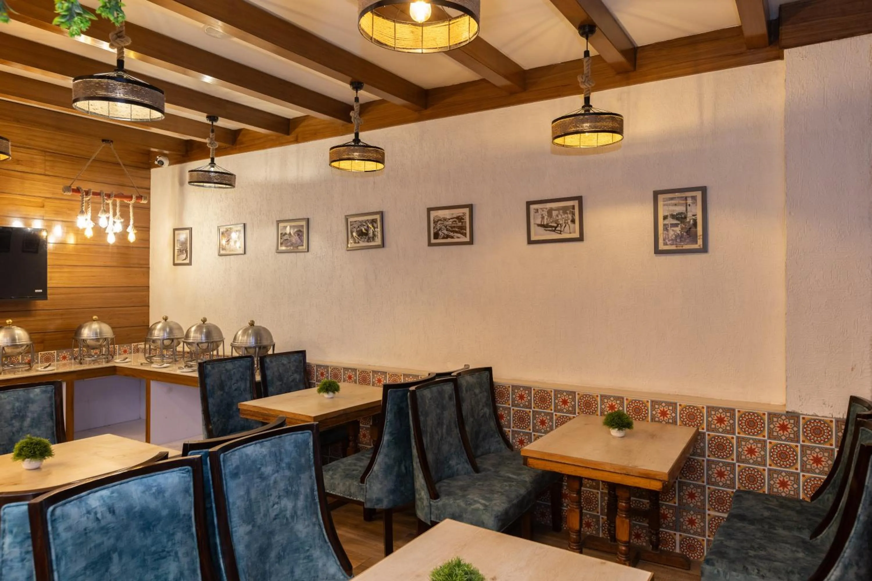 Restaurant/places to eat in Hotel North Wood