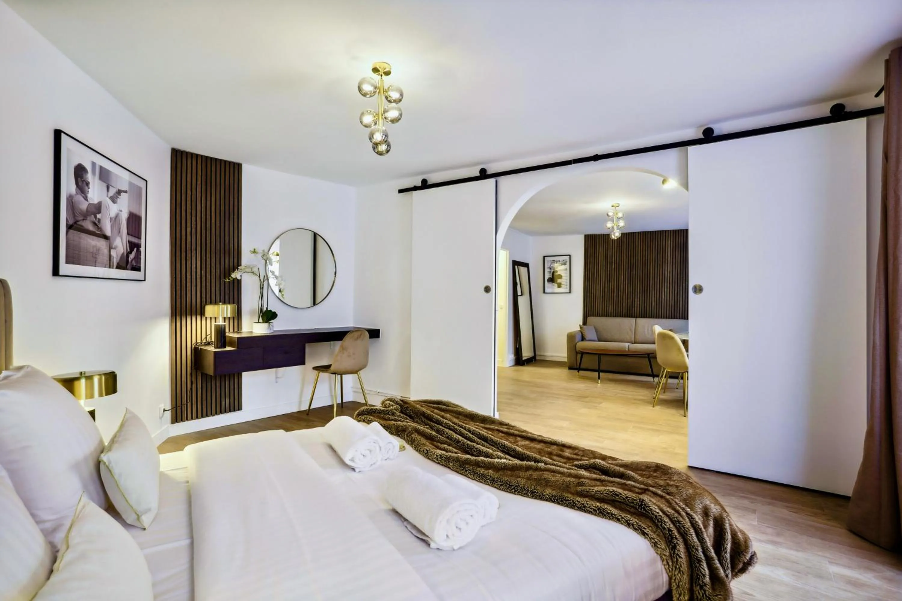 Bed in Beautiful 2BDR near the Eiffel Tower