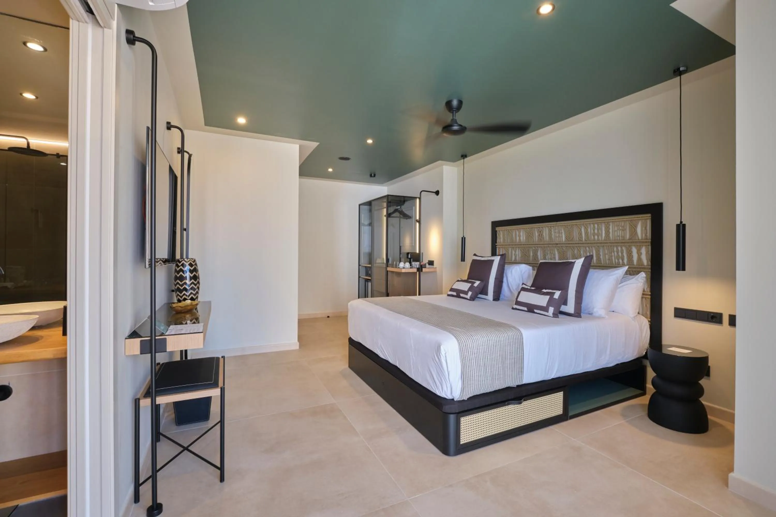 Photo of the whole room, Bed in ESTIMAR Marina Farnals