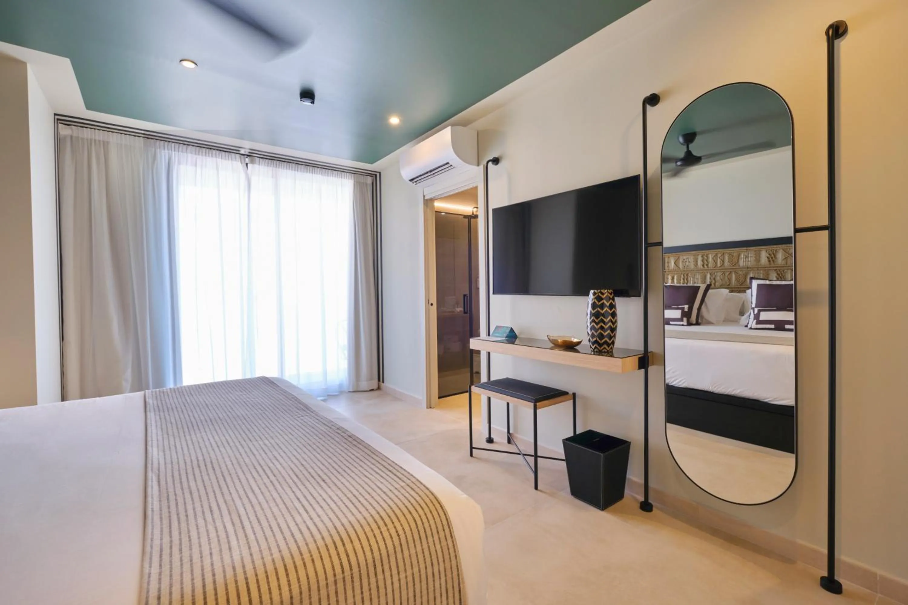 Photo of the whole room, Bed in ESTIMAR Marina Farnals