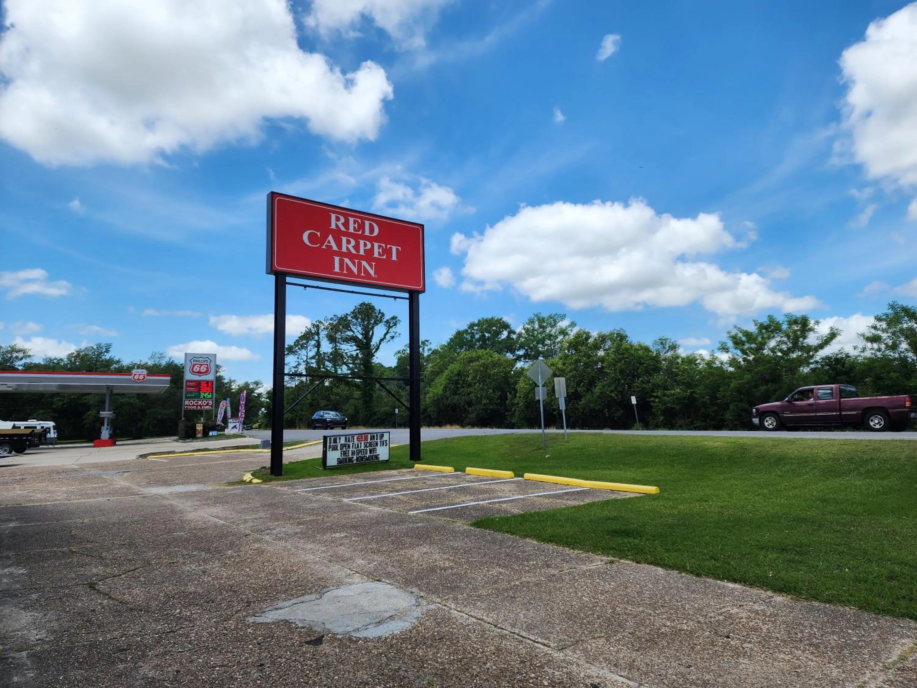 Red Carpet Inn - Houma