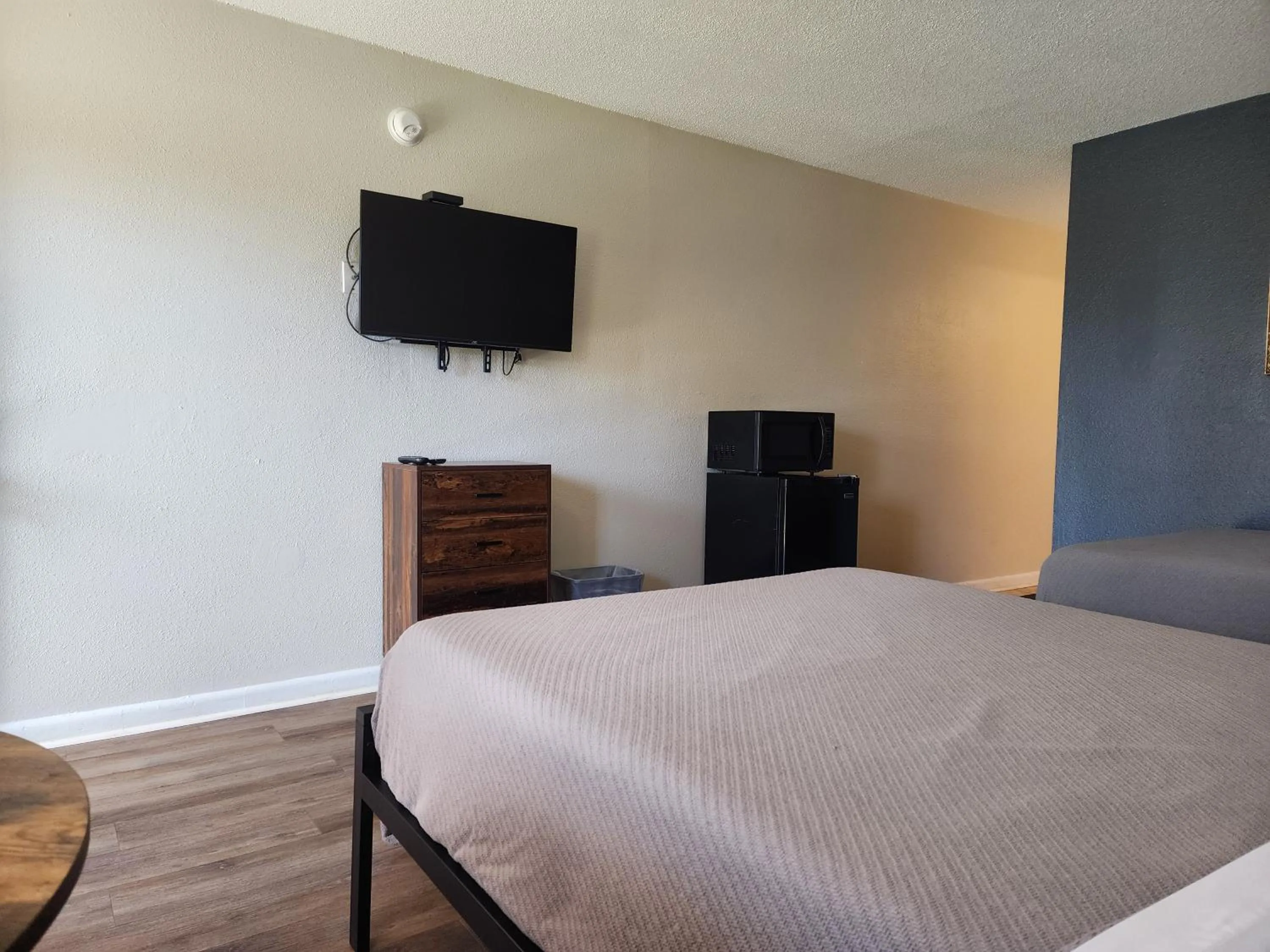 Bed in Red Carpet Inn - Houma