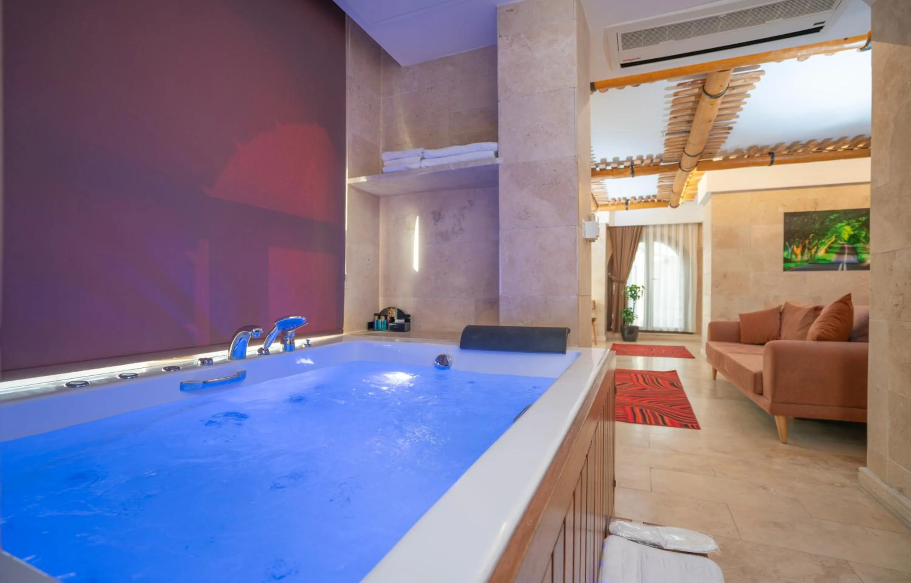 Hot Tub in PASHA PALACE HOTEL