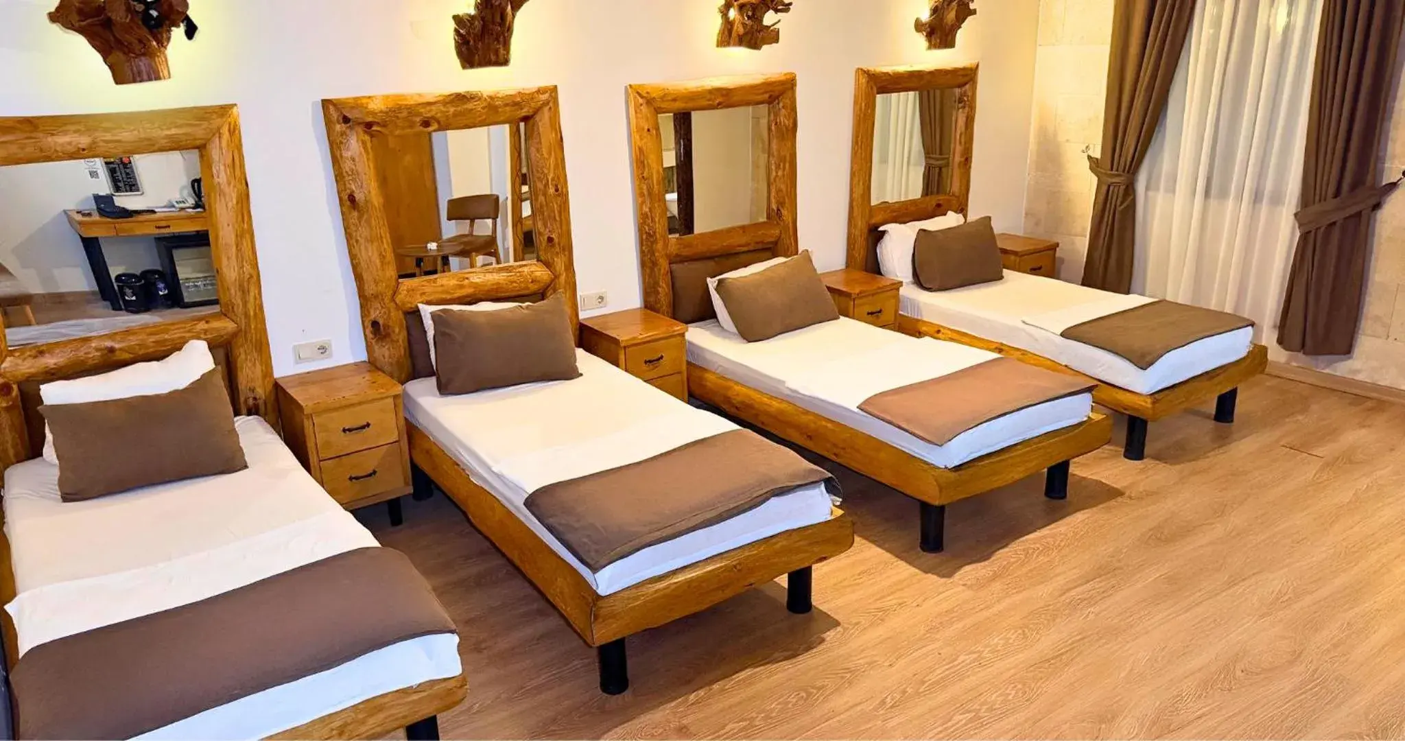Deluxe Quadruple Room in PASHA PALACE HOTEL Deluxe Quadruple Room in PASHA PALACE HOTEL