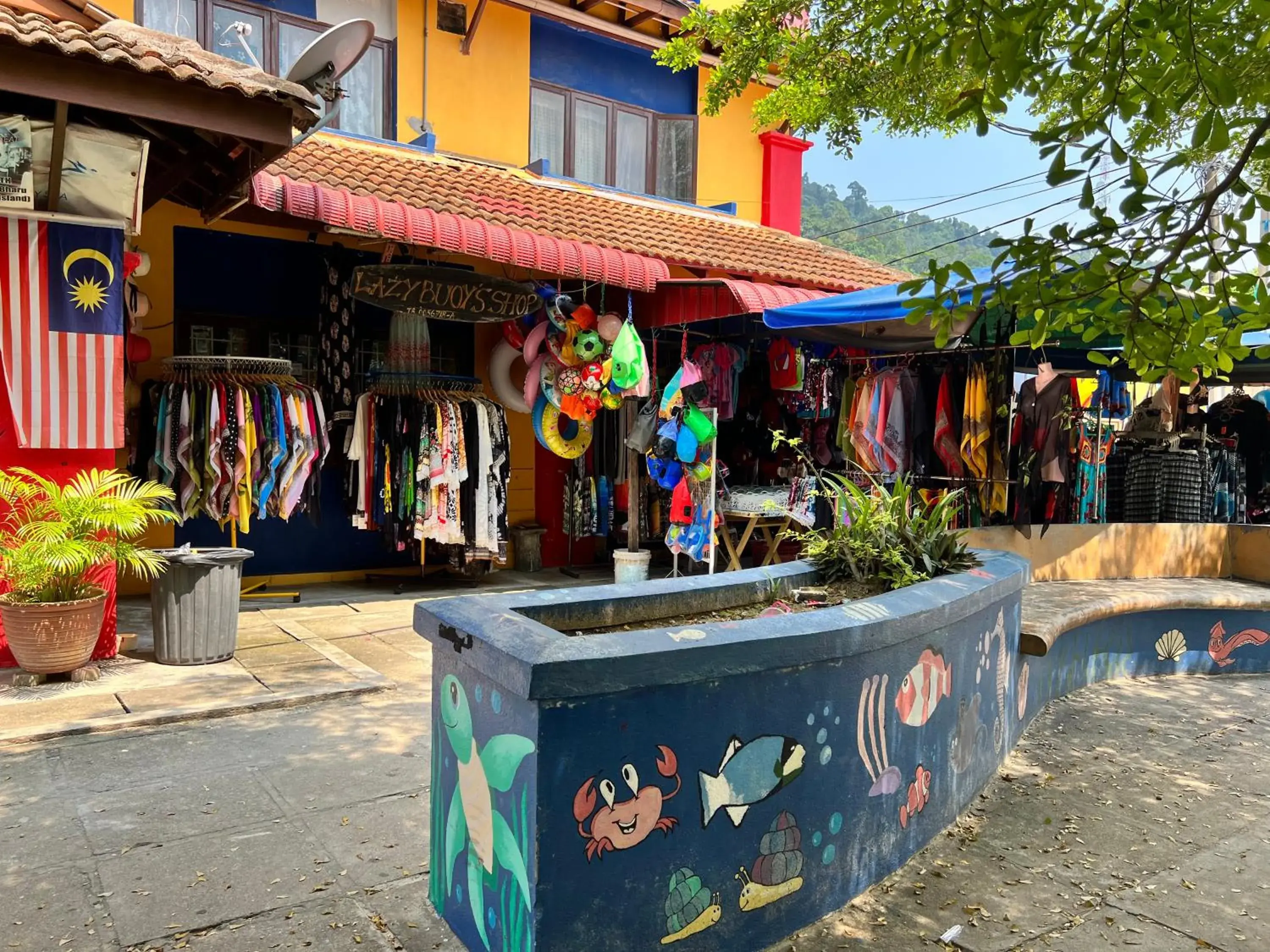 Property building in Perhentian Suria Property building in Perhentian Suria