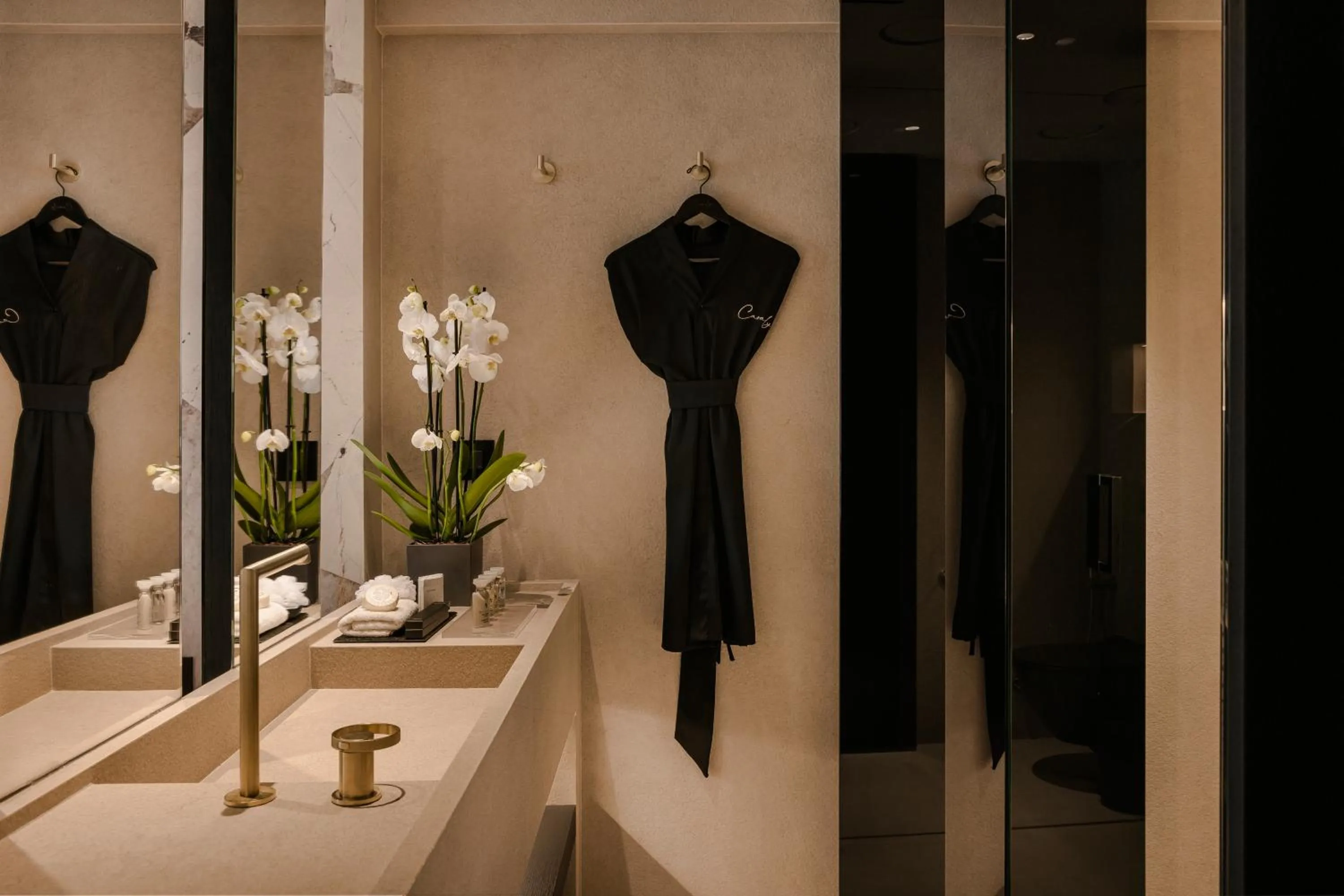 Shower in Casaly Hotel & Spa