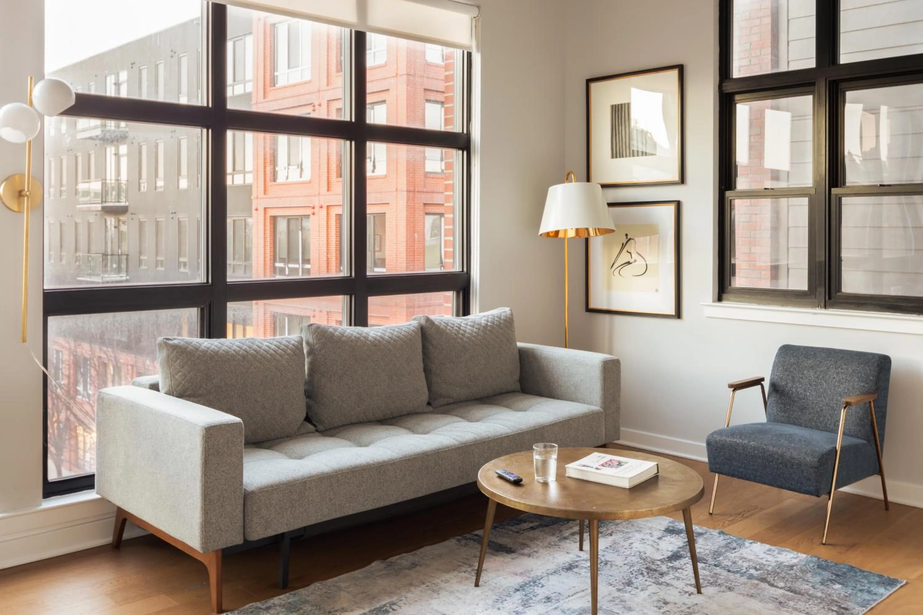 Living room in Sosuite at The Vine - Old City