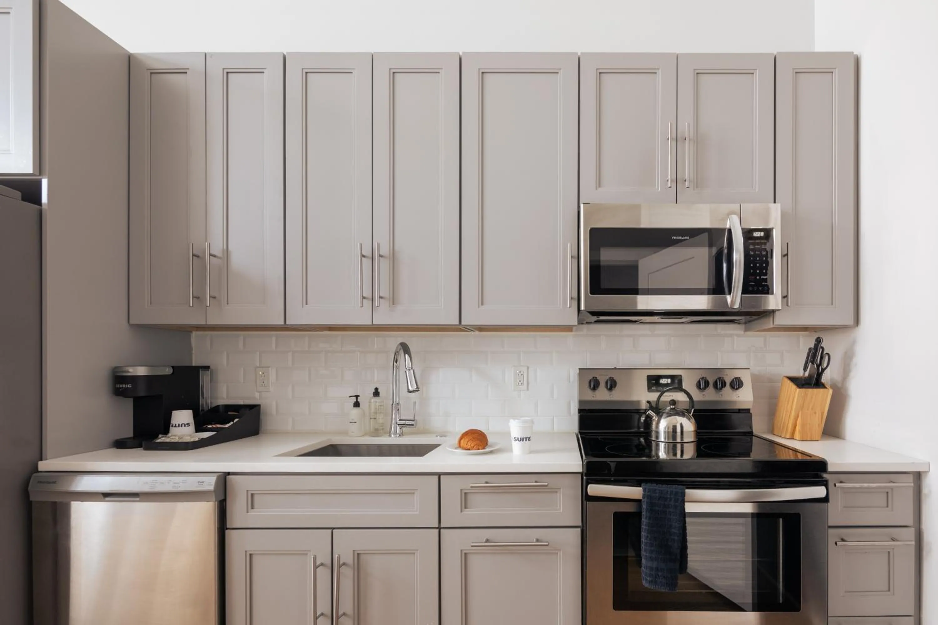 Coffee/tea facilities in Sosuite at The Vine - Old City