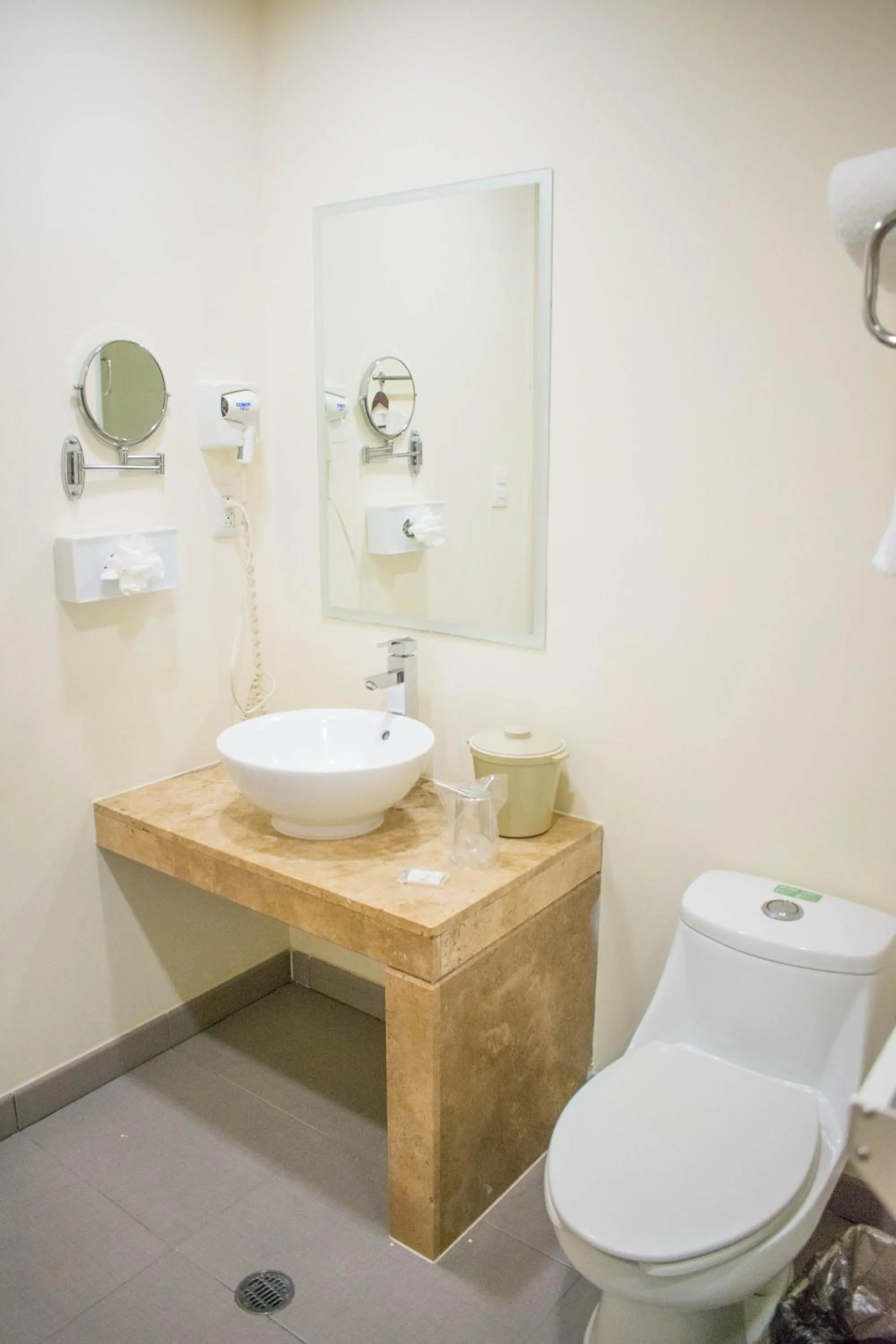 Toilet in Los Herederos Hotel Piedras Negras