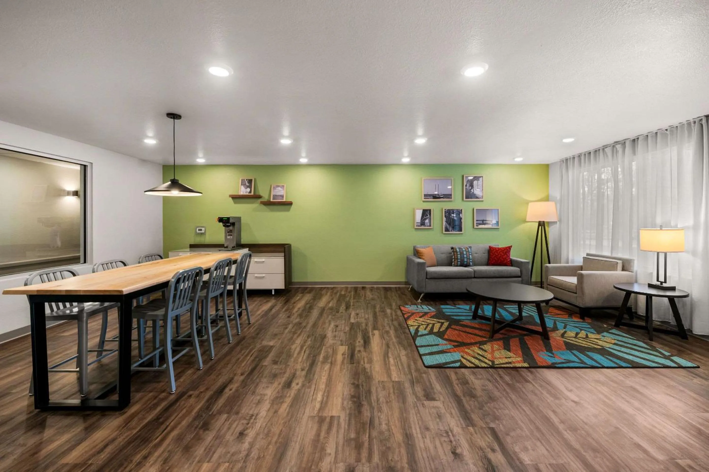 Lobby or reception in WoodSpring Suites Yorktown Newport News