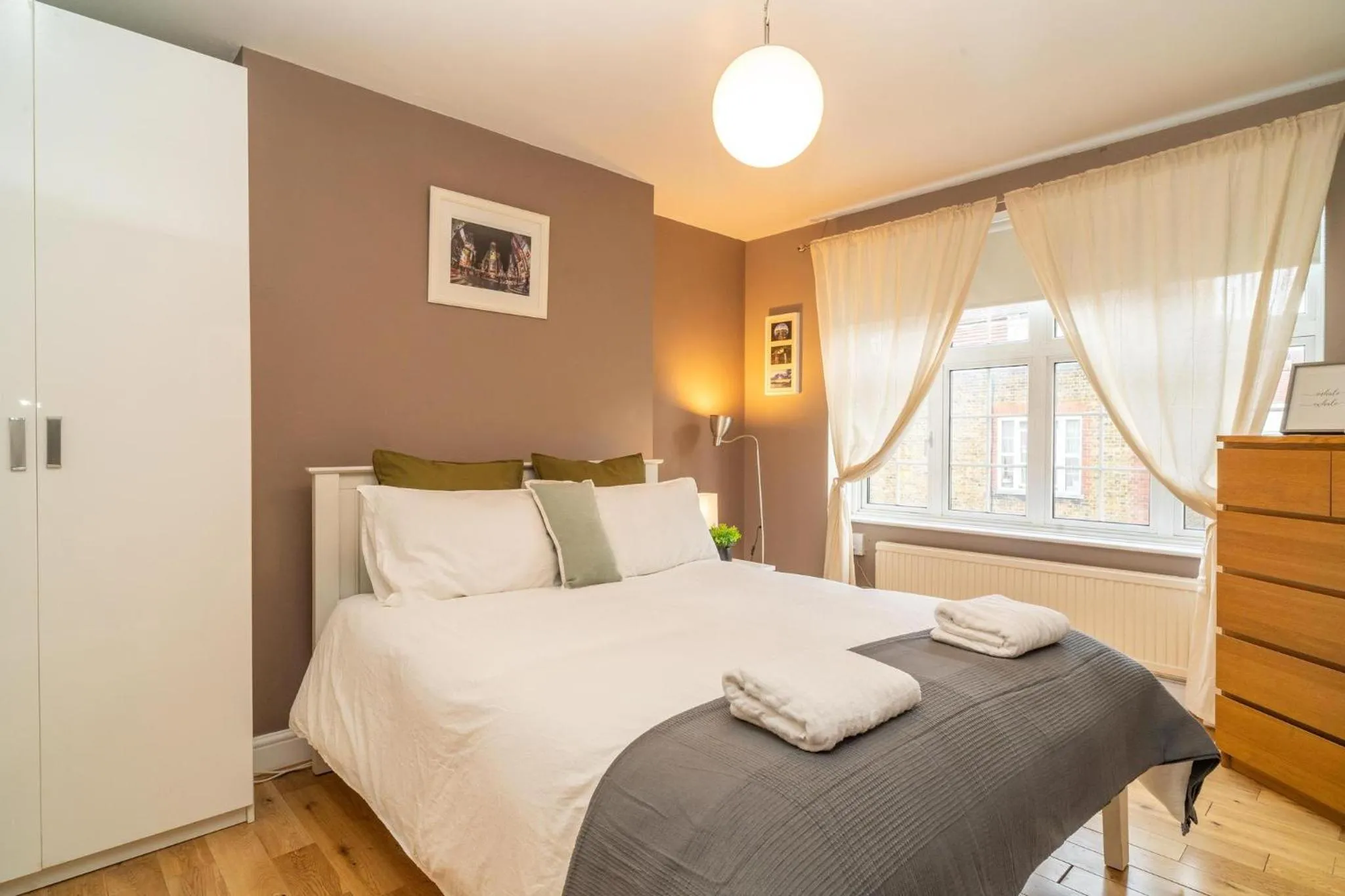 Location! 2 bed/2bath - Pro Host
