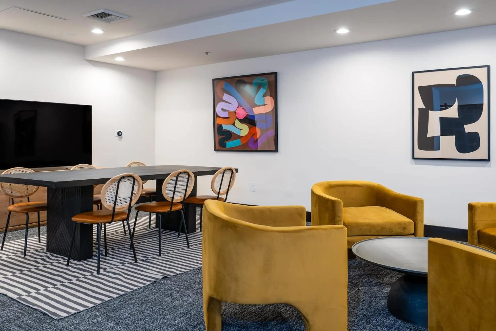 Property building in Kasa Sunset Los Angeles