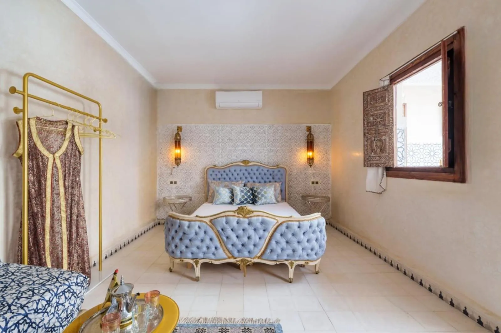 Bed in Riad La Fayette Bed & Breakfast