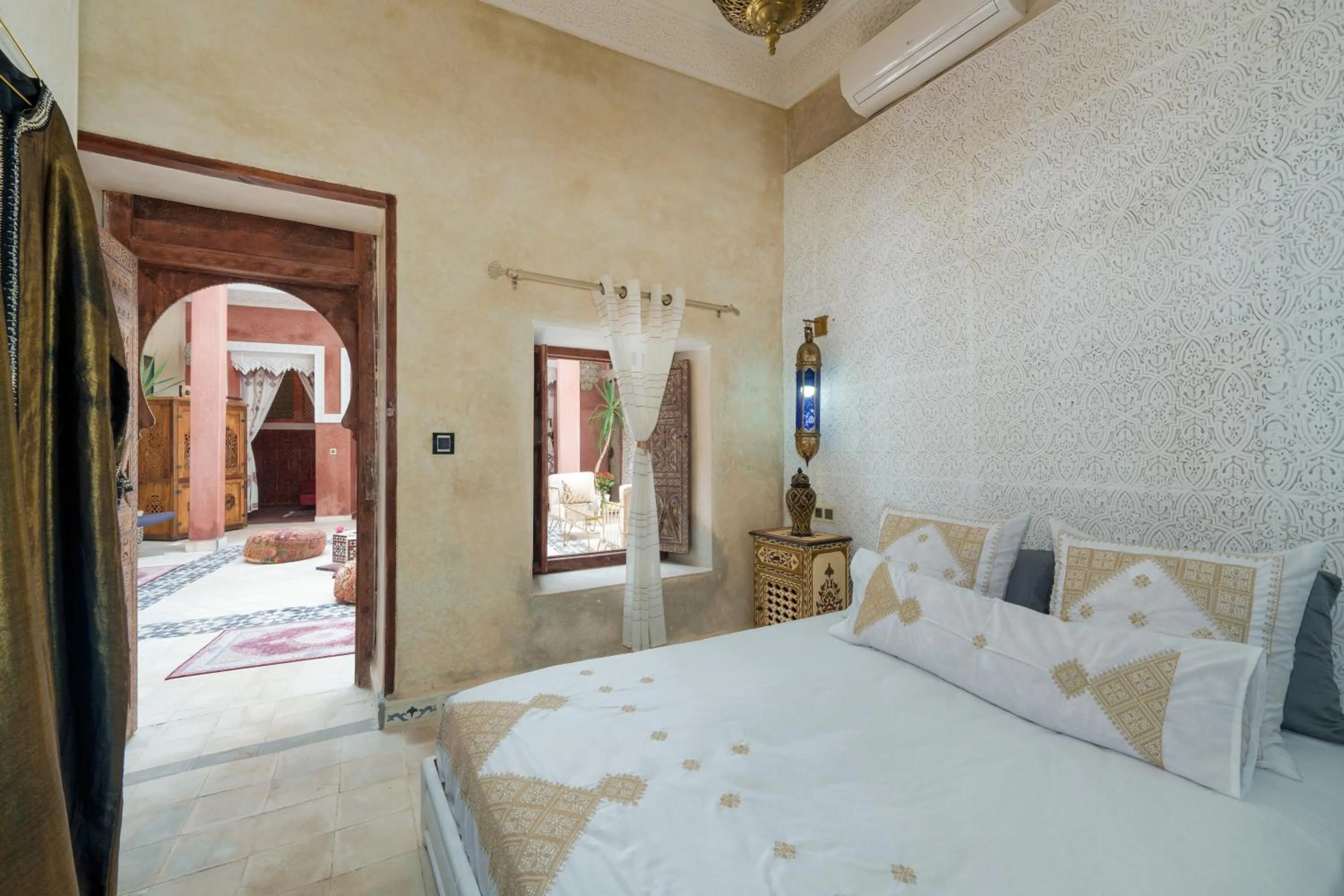 Bed in Riad La Fayette Bed & Breakfast