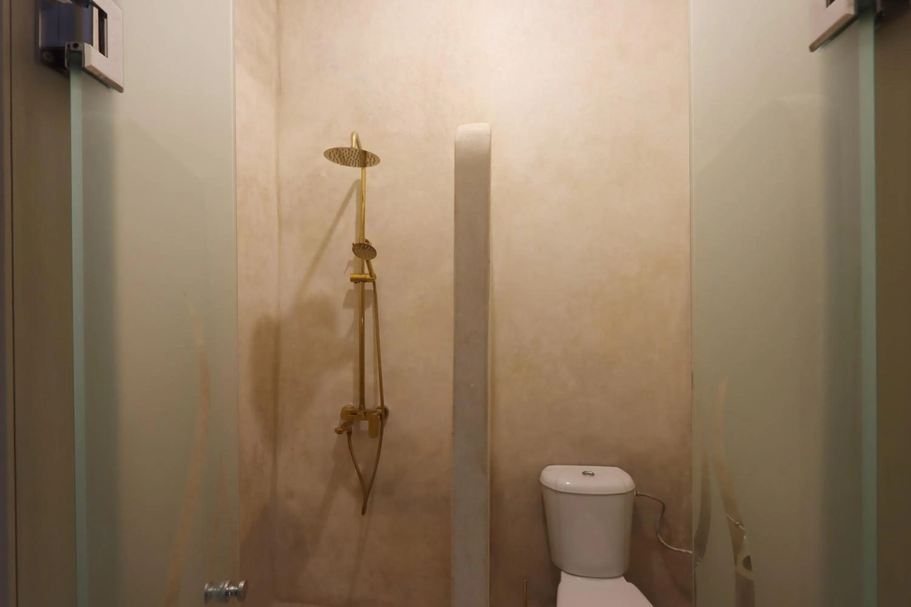 Shower in Riad La Fayette Bed & Breakfast