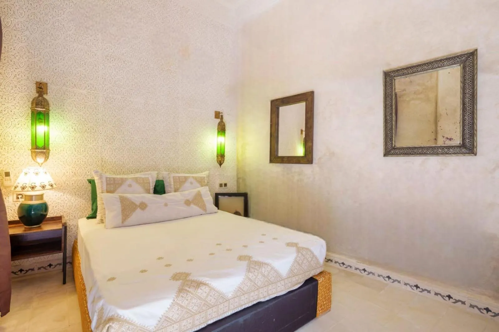 Bed in Riad La Fayette Bed & Breakfast