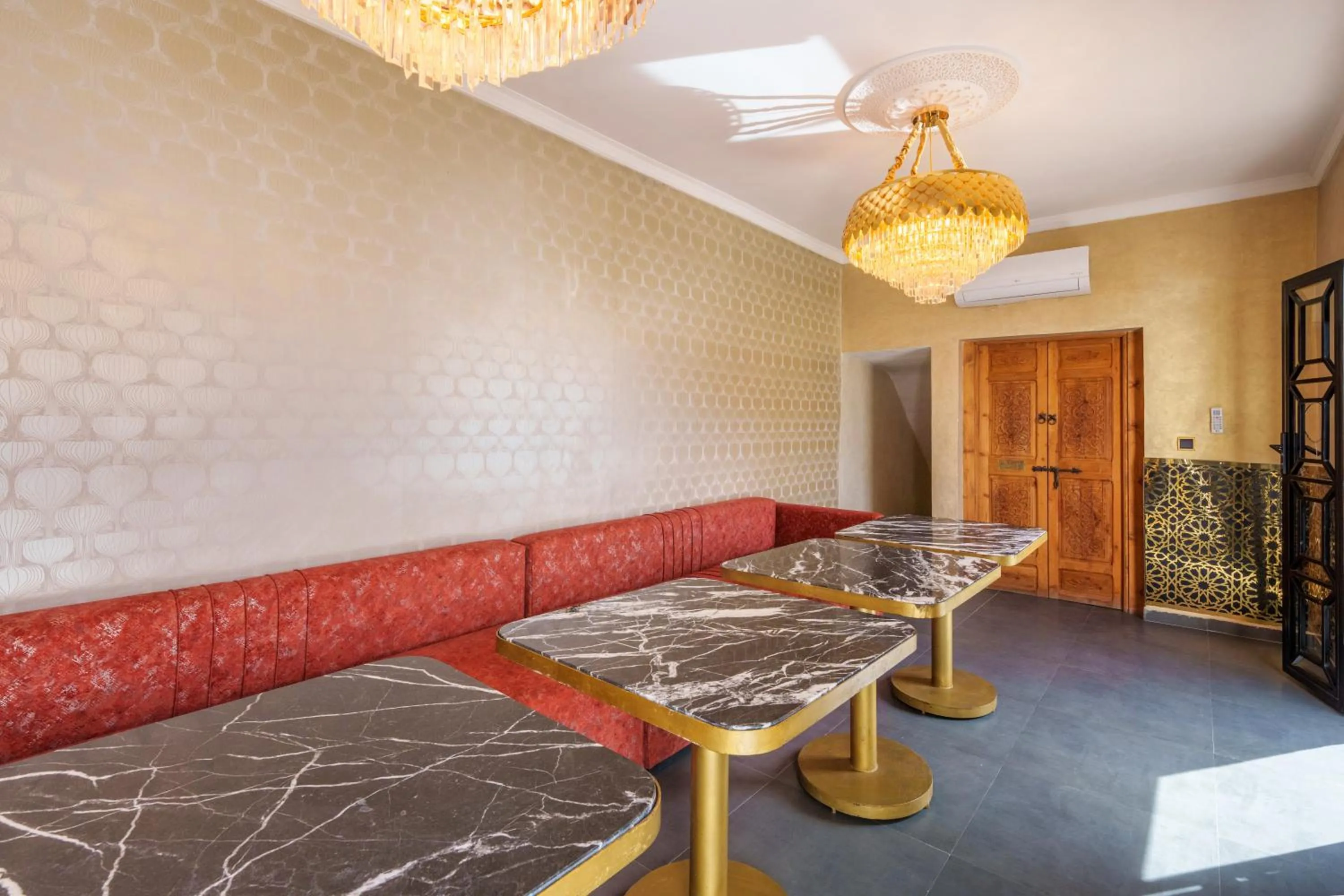 Riad La Fayette Bed & Breakfast